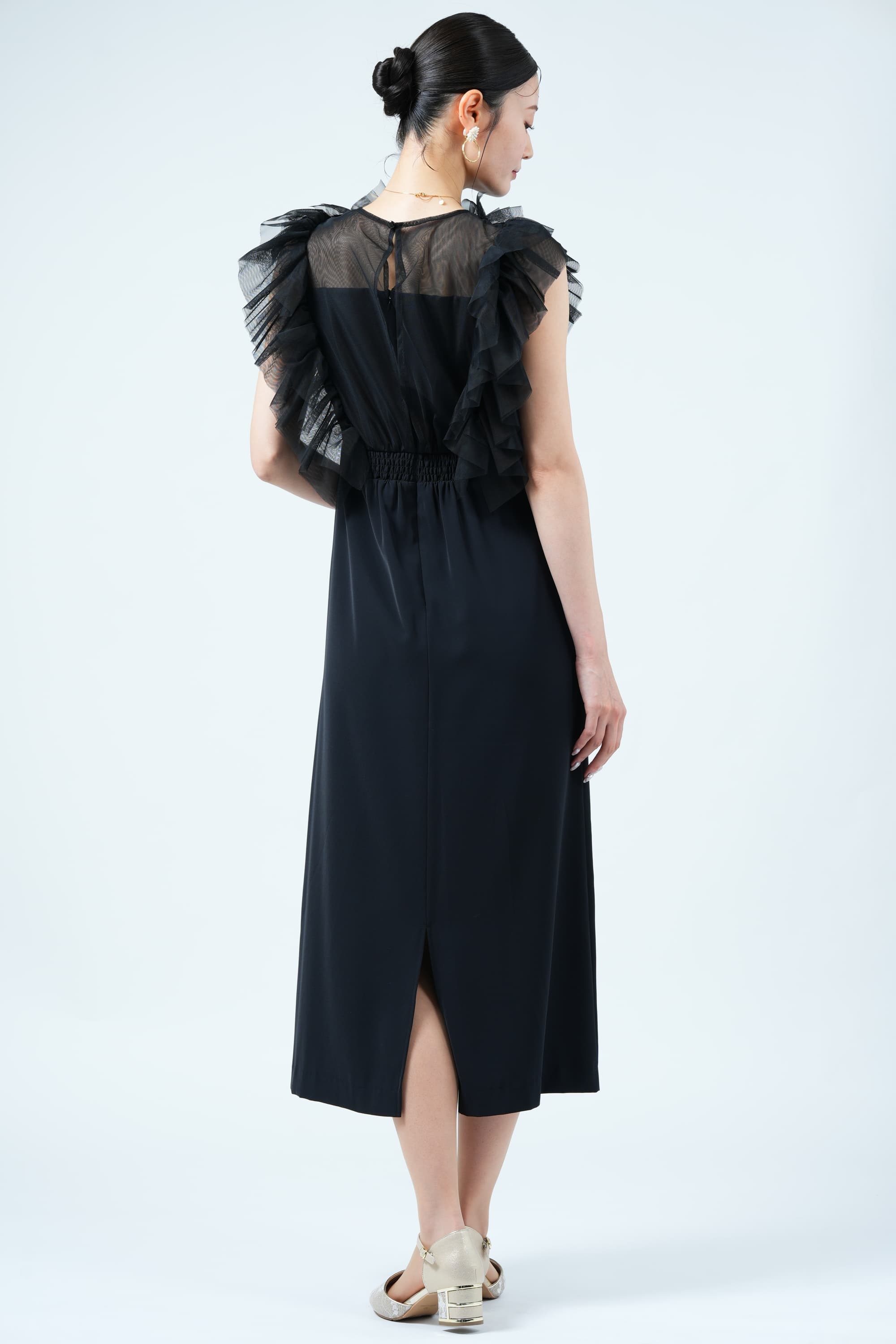 ラッフルビスチェ風ブラックドレス