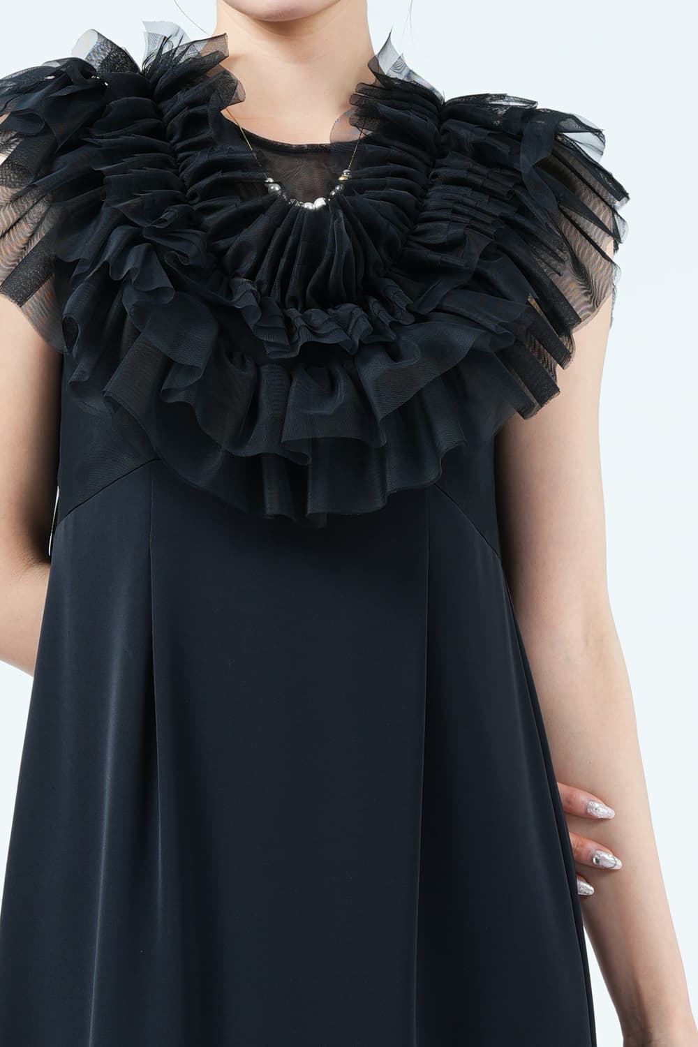 ラッフルビスチェ風ブラックドレス