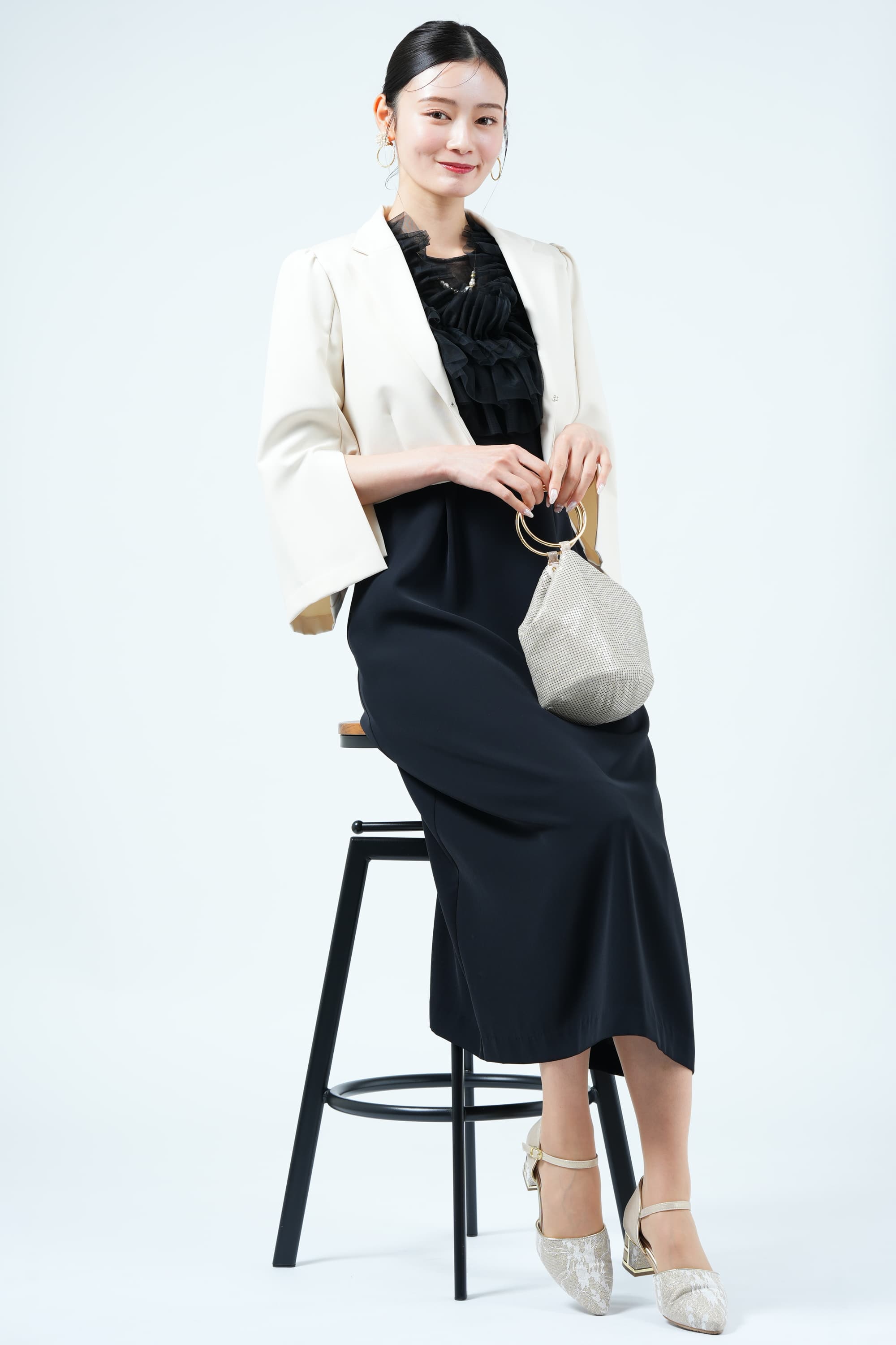 ラッフルビスチェ風ブラックドレス