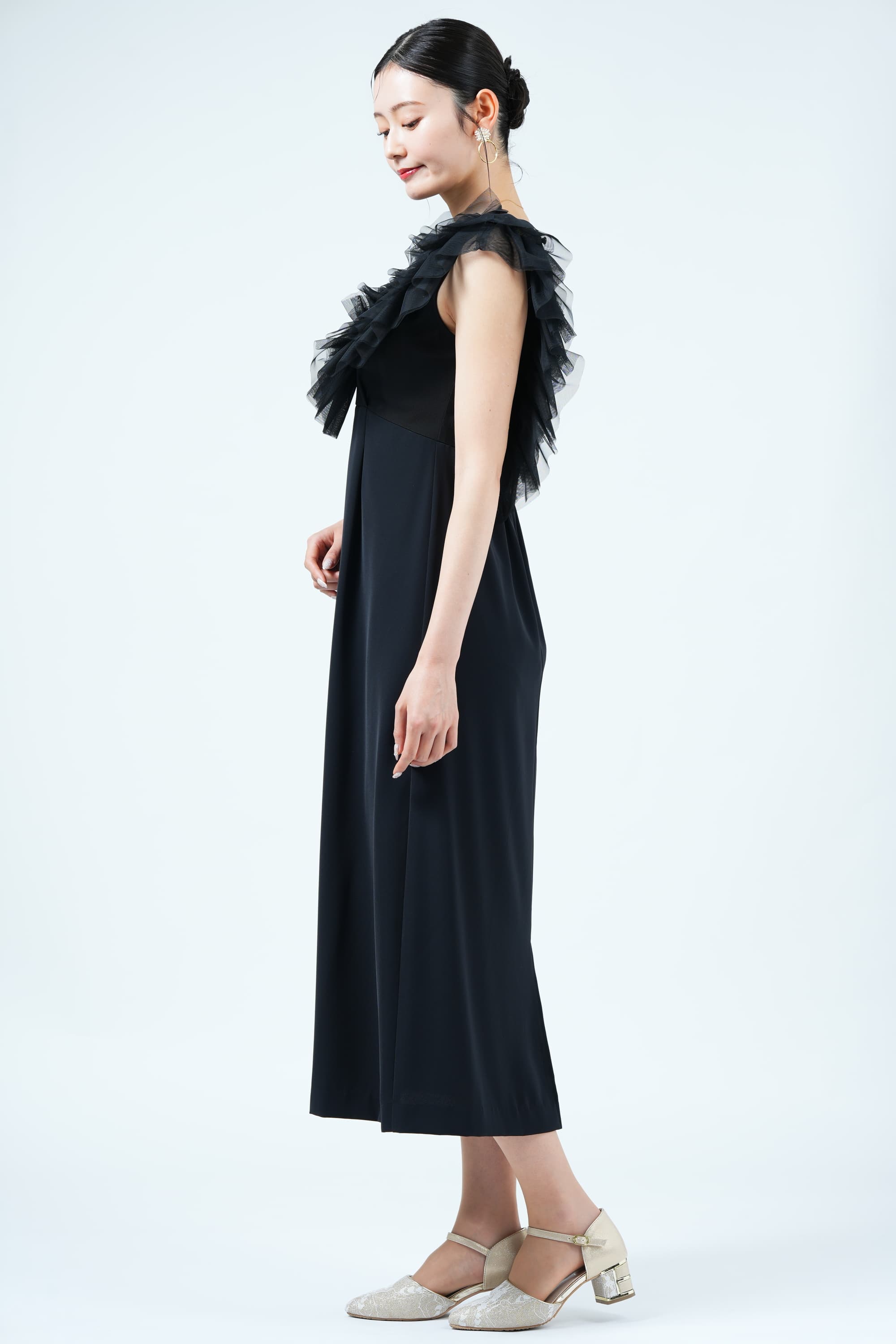 ラッフルビスチェ風ブラックドレス