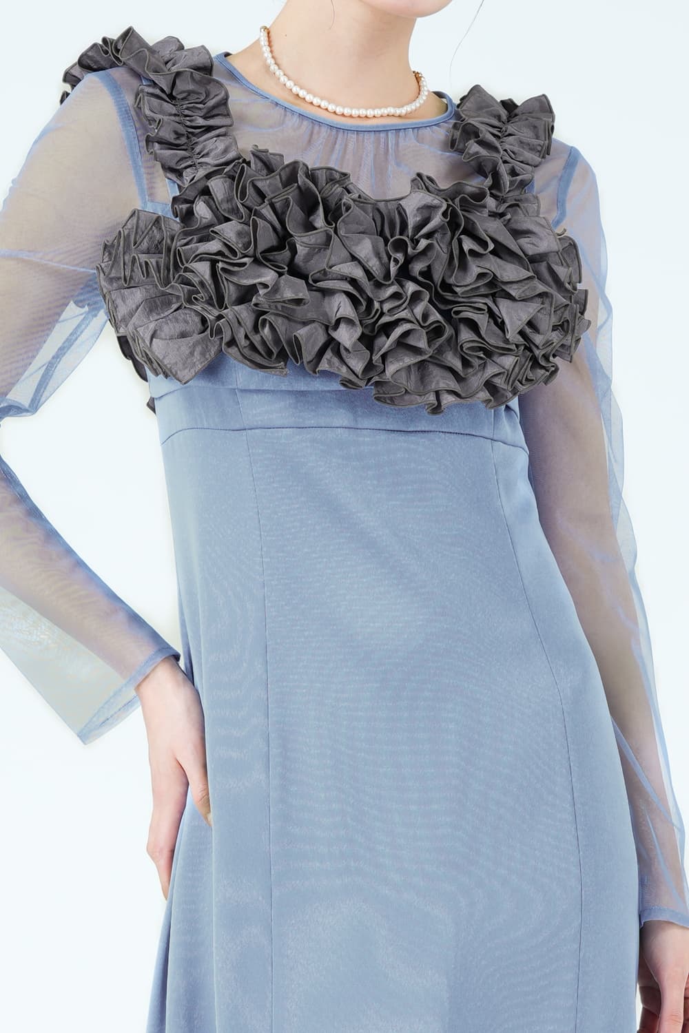 フラワービスチェブルードレス