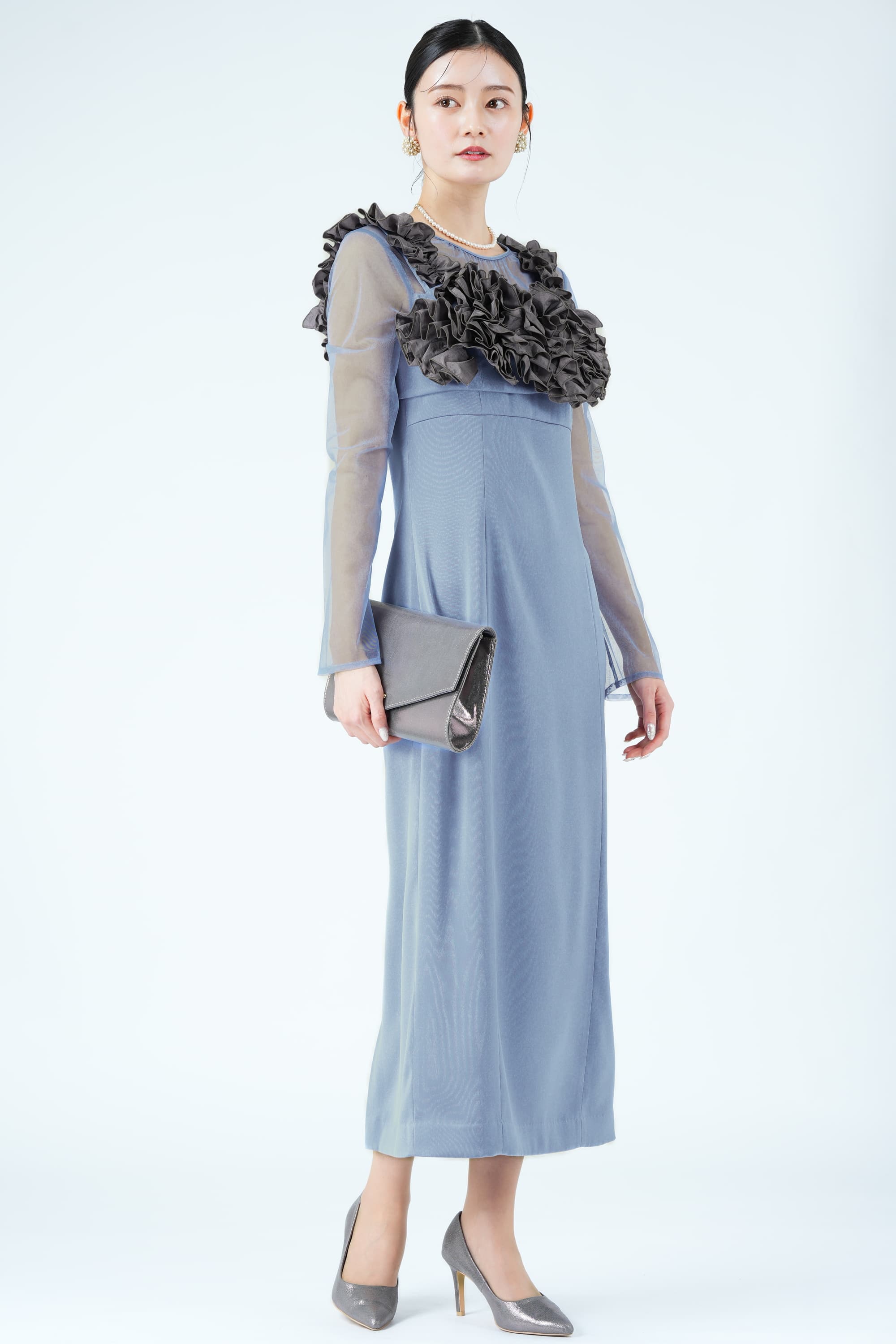 小粒パールボリュームホワイト×ゴールドイヤリング