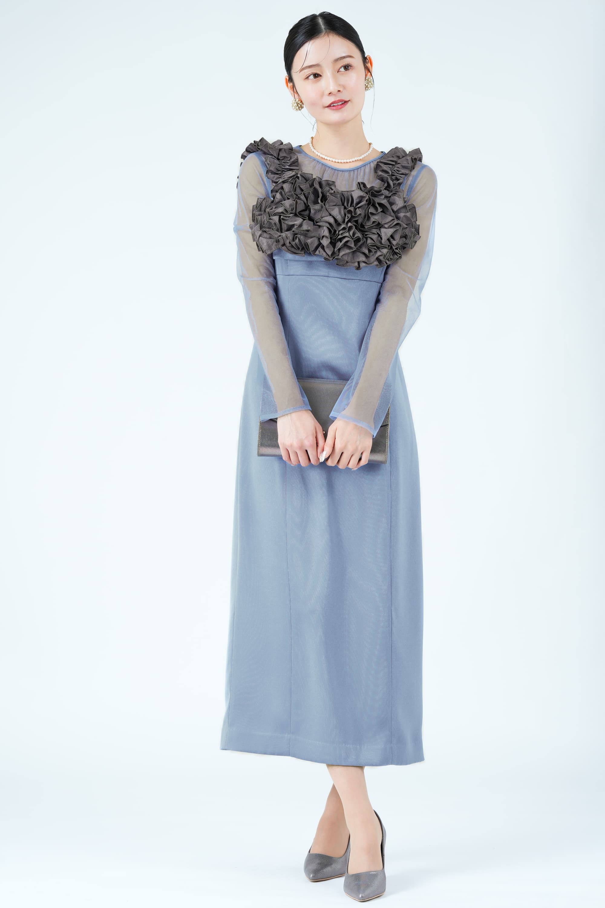 フラワービスチェブルードレス