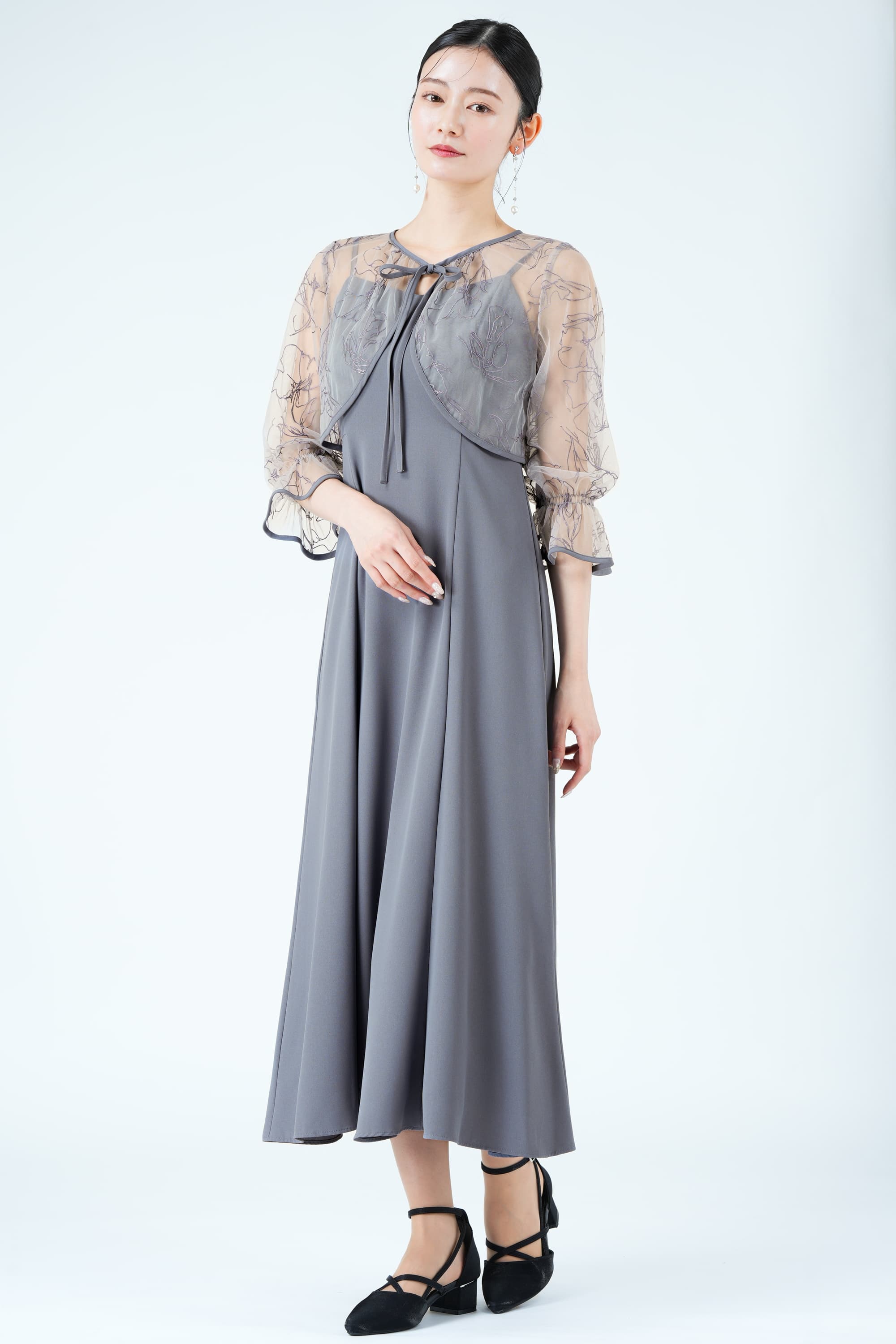 AIMER 線描タッチ刺繍ブルードレス (M) をレンタル - 結婚式パーティー