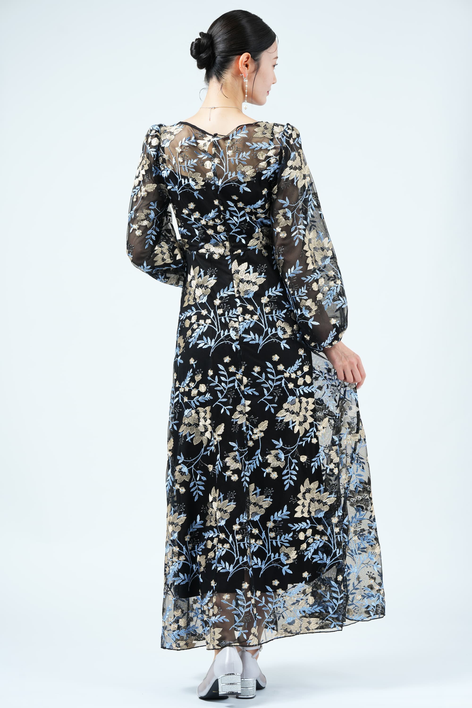 レトロフラワー刺繍マルチブラックドレス