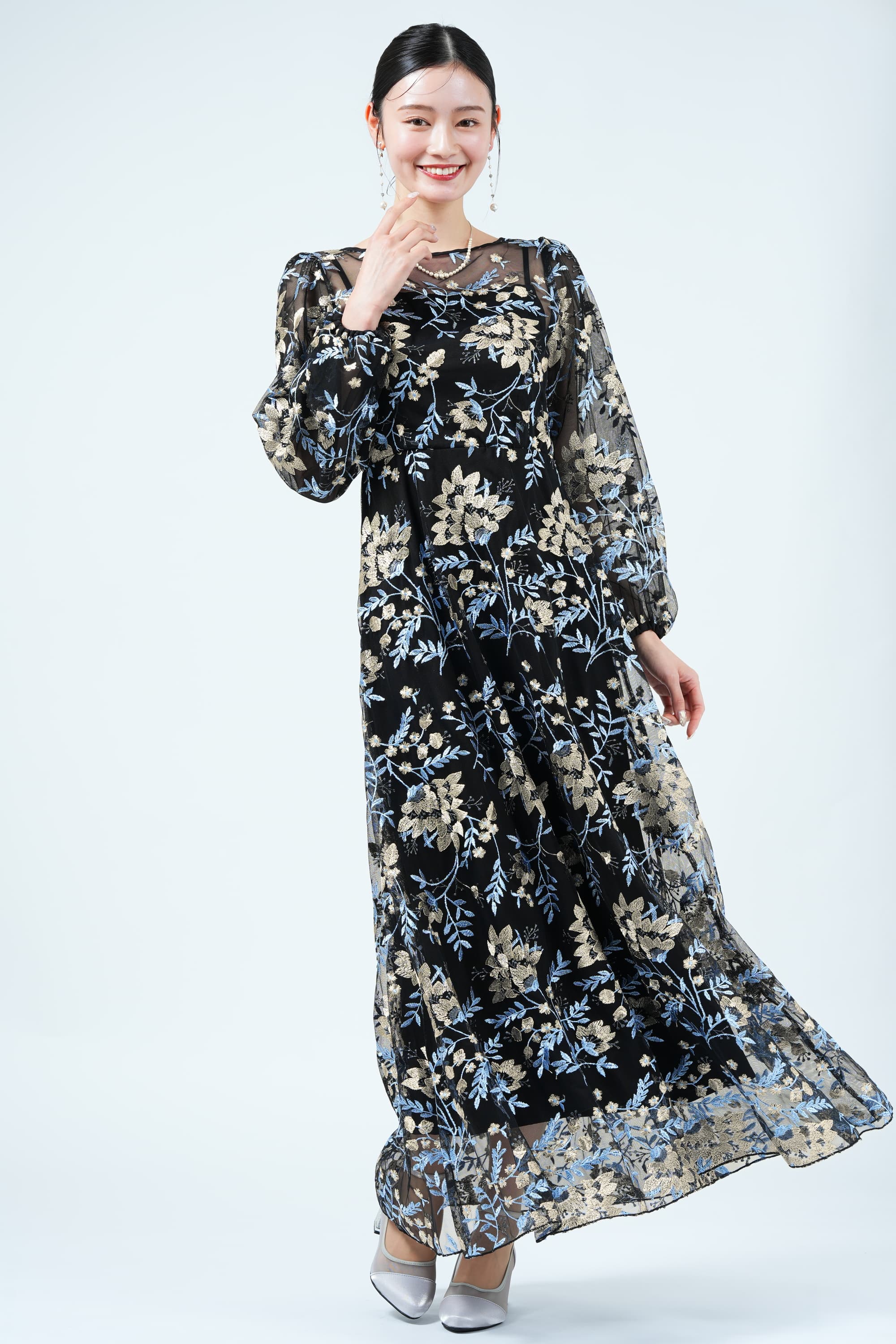 レトロフラワー刺繍マルチブラックドレス