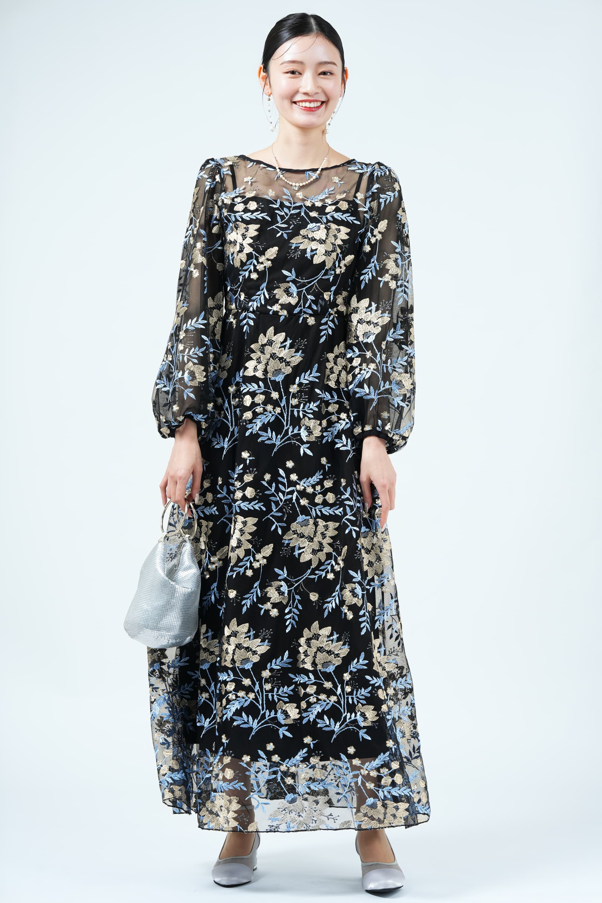 Kastane レトロフラワー刺繍マルチブラックドレス (M) をレンタル