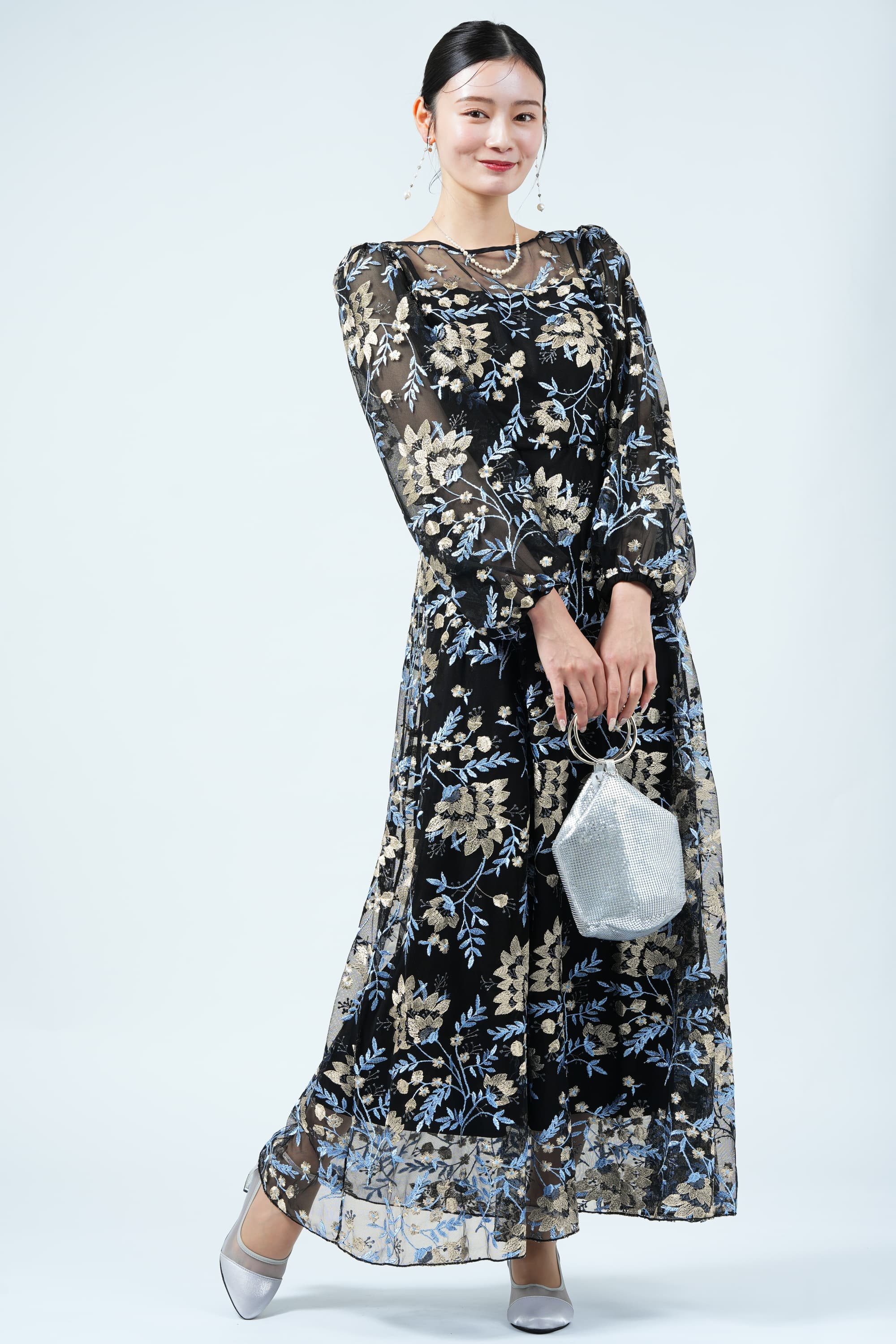 レトロフラワー刺繍マルチブラックドレス