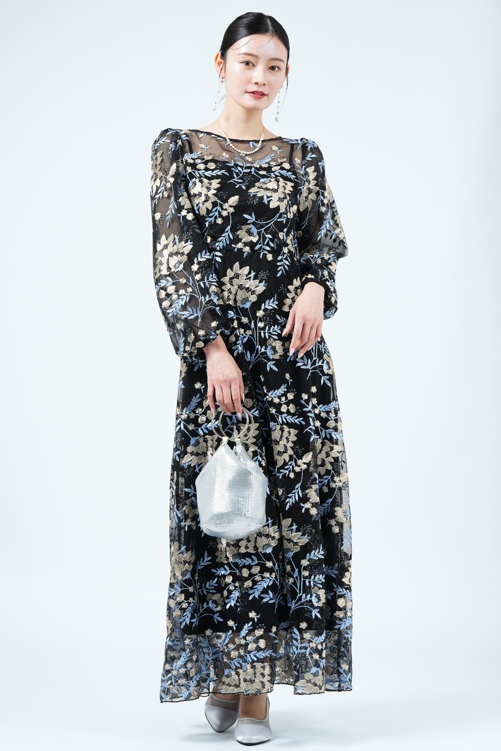 レトロフラワー刺繍マルチブラックドレス