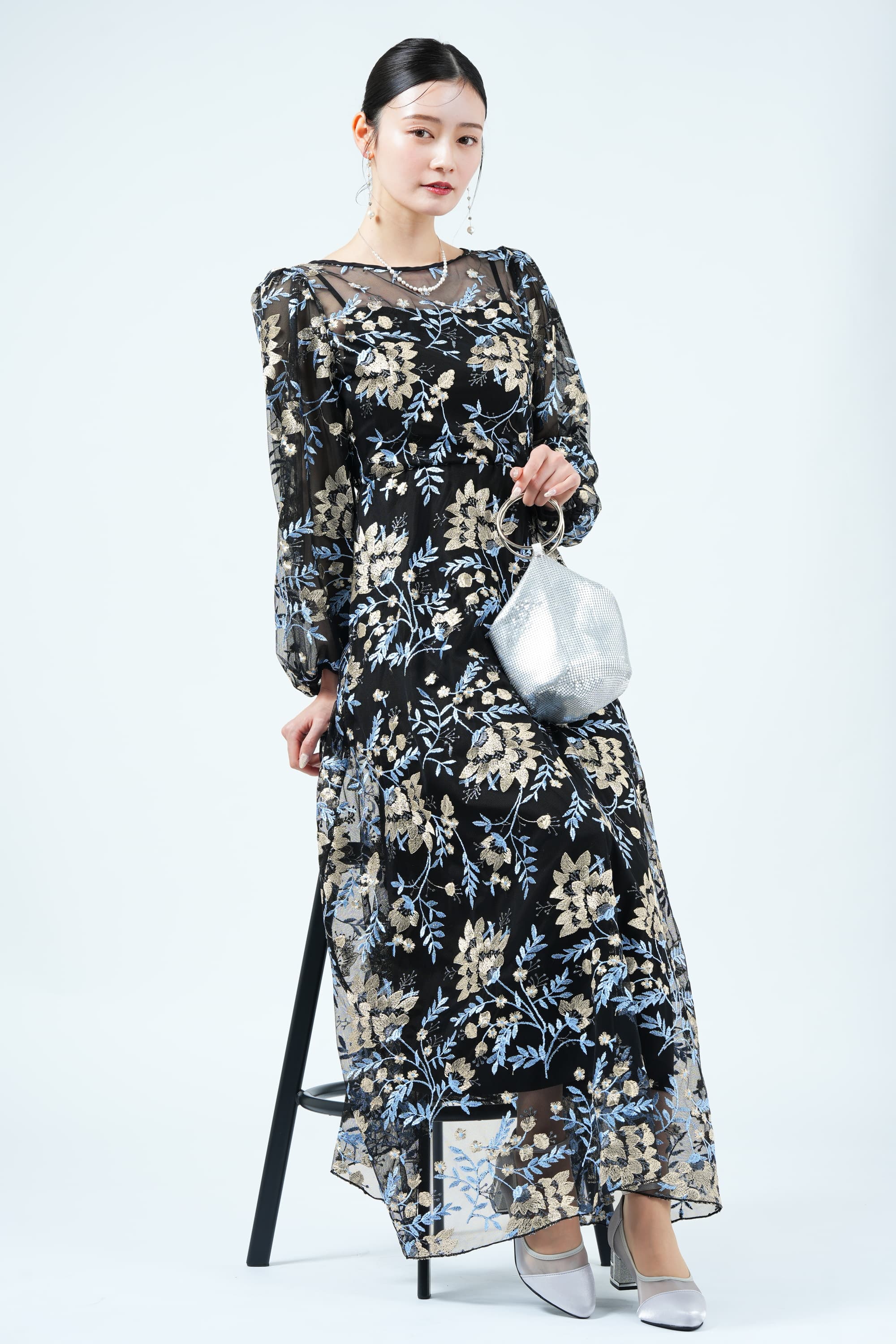 レトロフラワー刺繍マルチブラックドレス