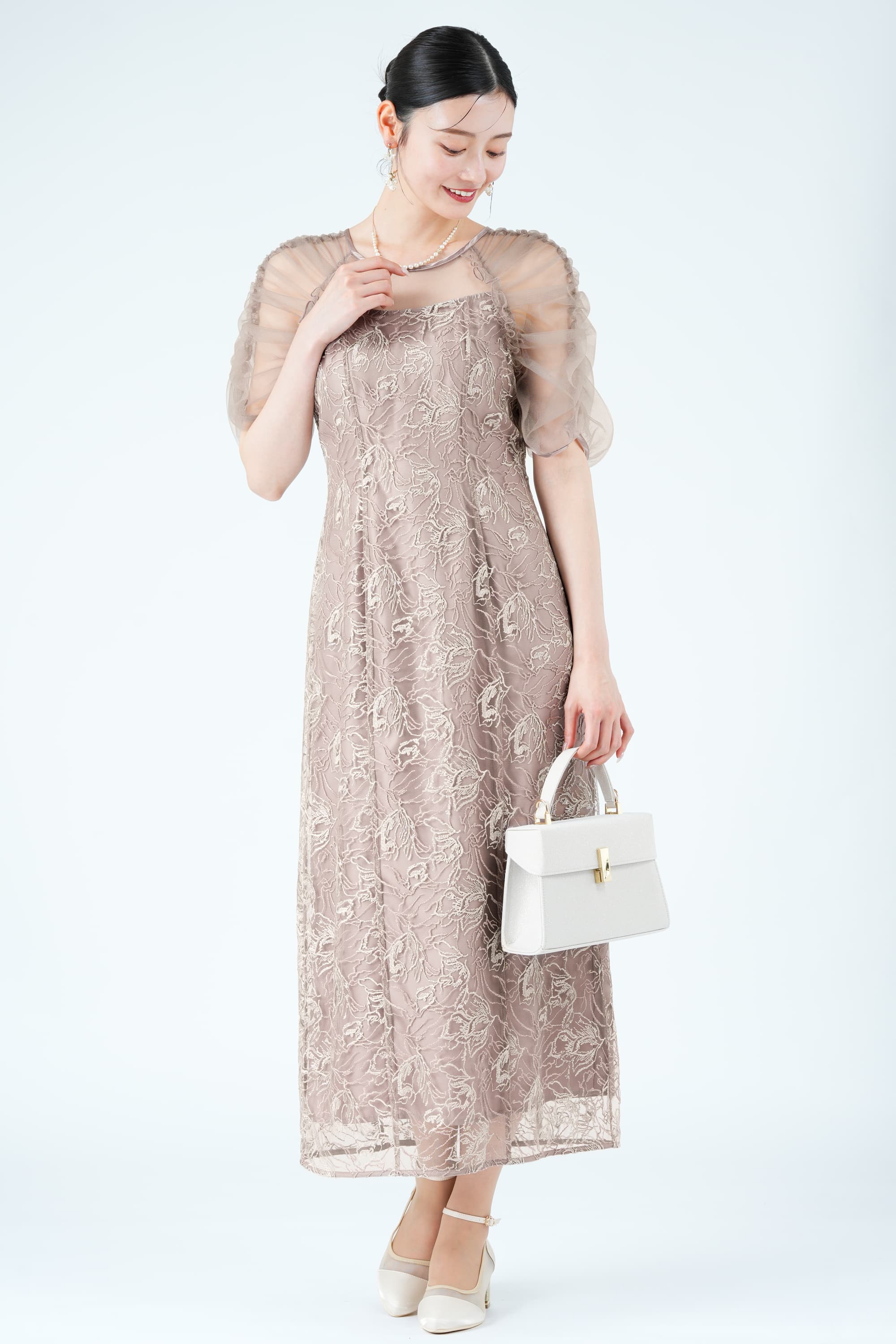 フラワー刺繍パフスリーブピンクベージュドレス