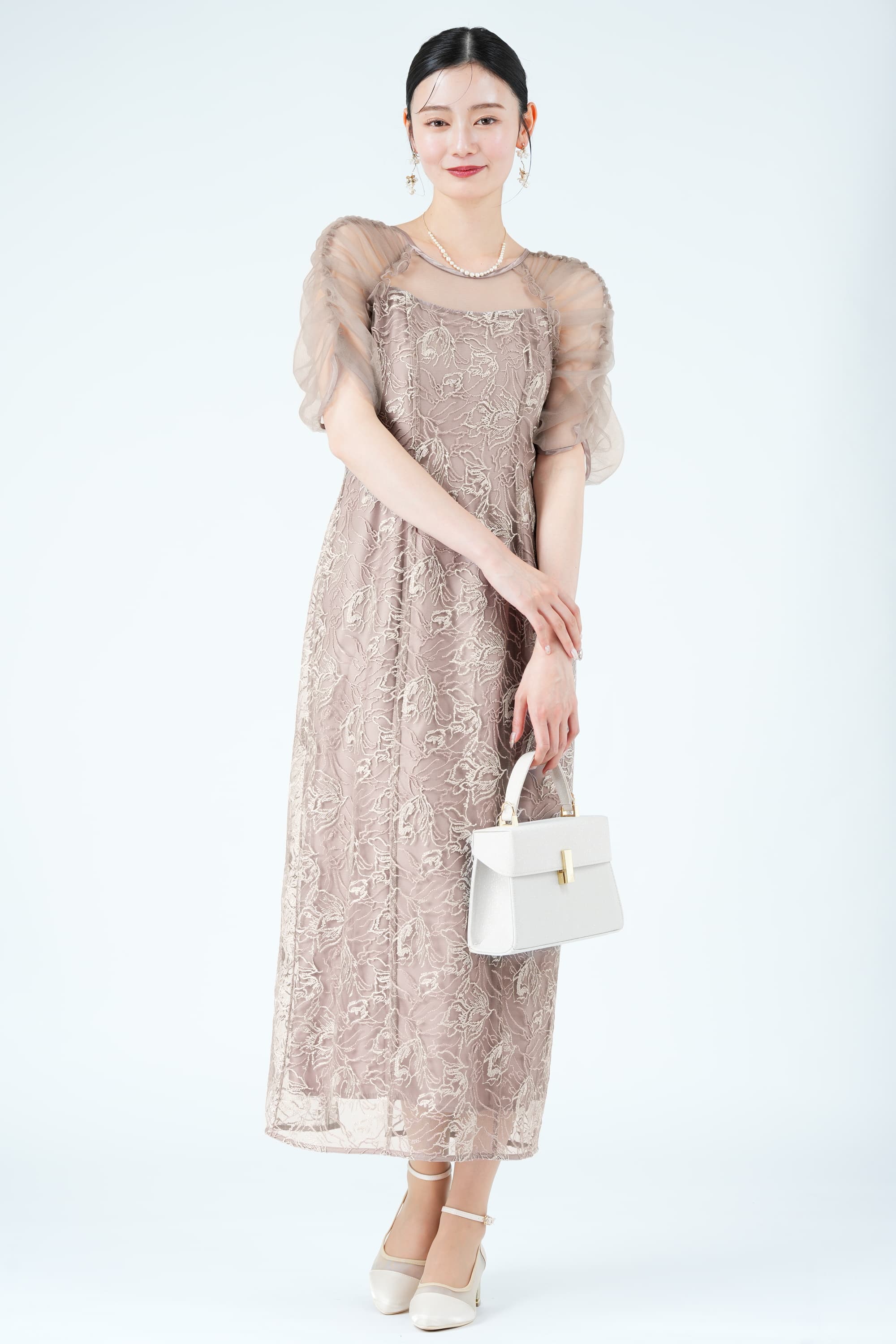 フラワー刺繍パフスリーブピンクベージュドレス