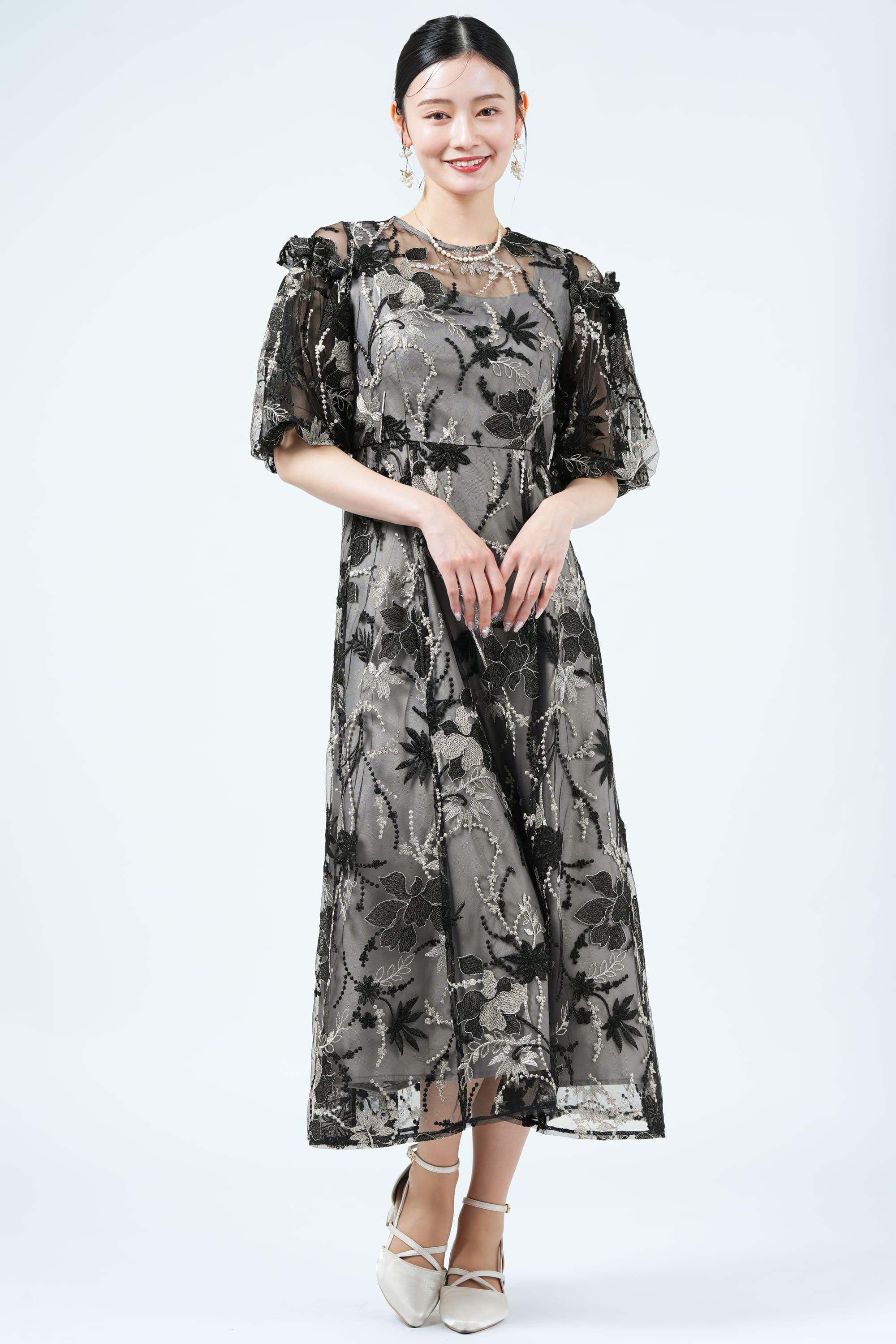 mebelle muse 配色フローラル刺繍ブラックドレス (LL) をレンタル