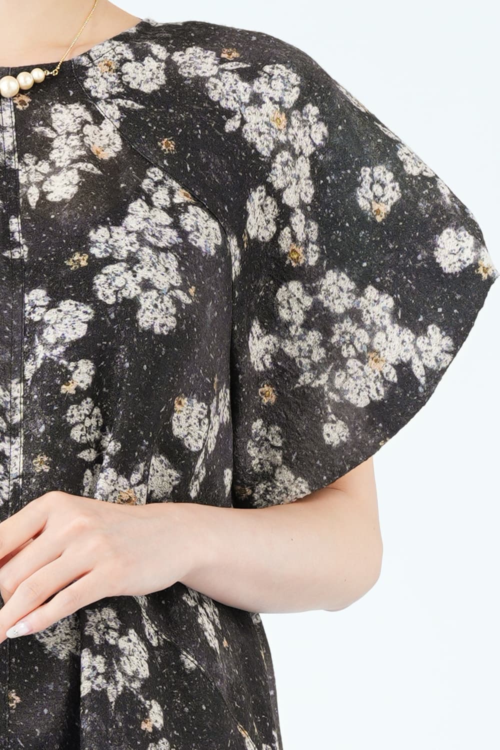 クラフト調フラワーブラックドレス