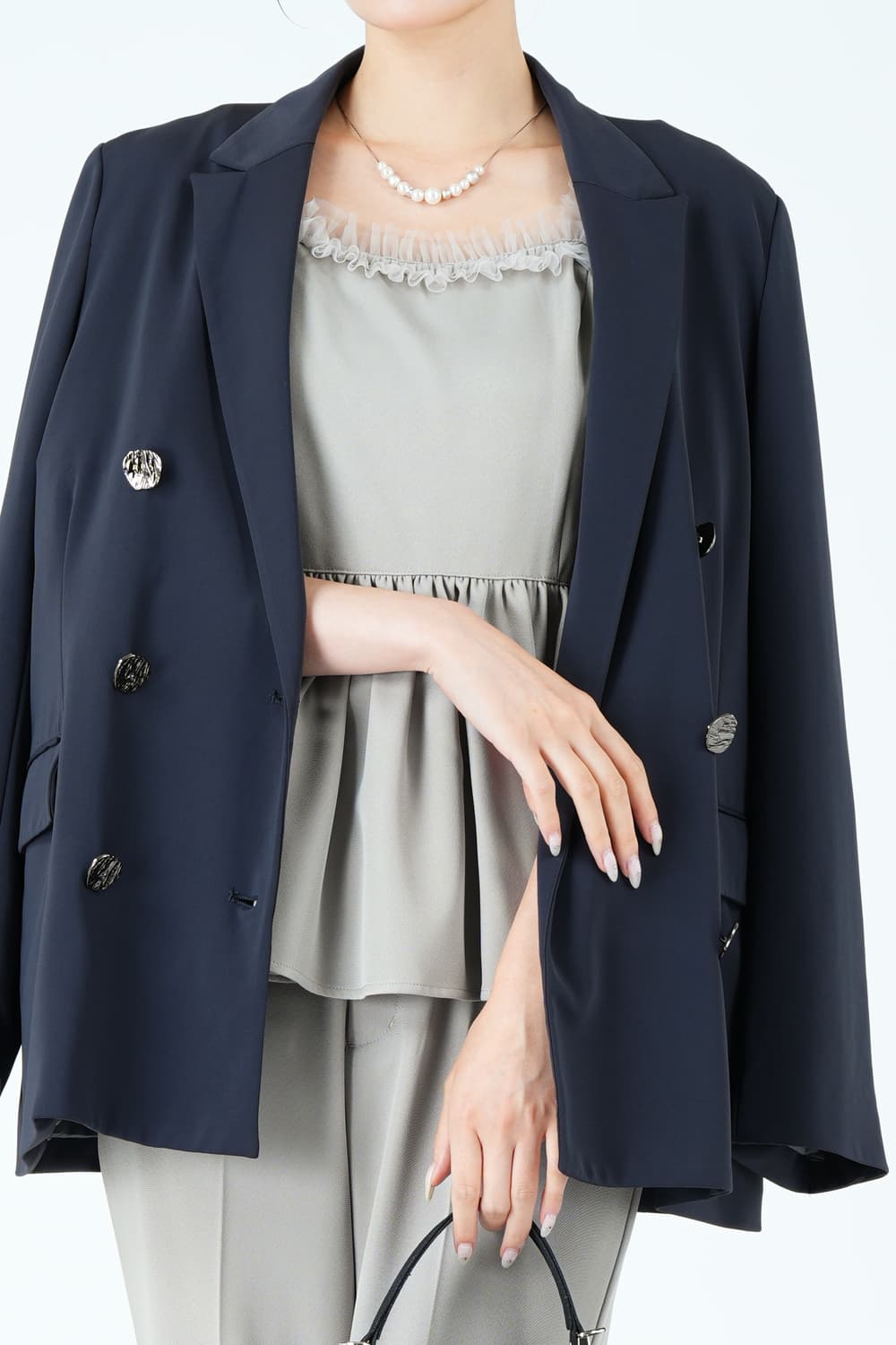 チュール装飾ペプラムグレーパンツドレス