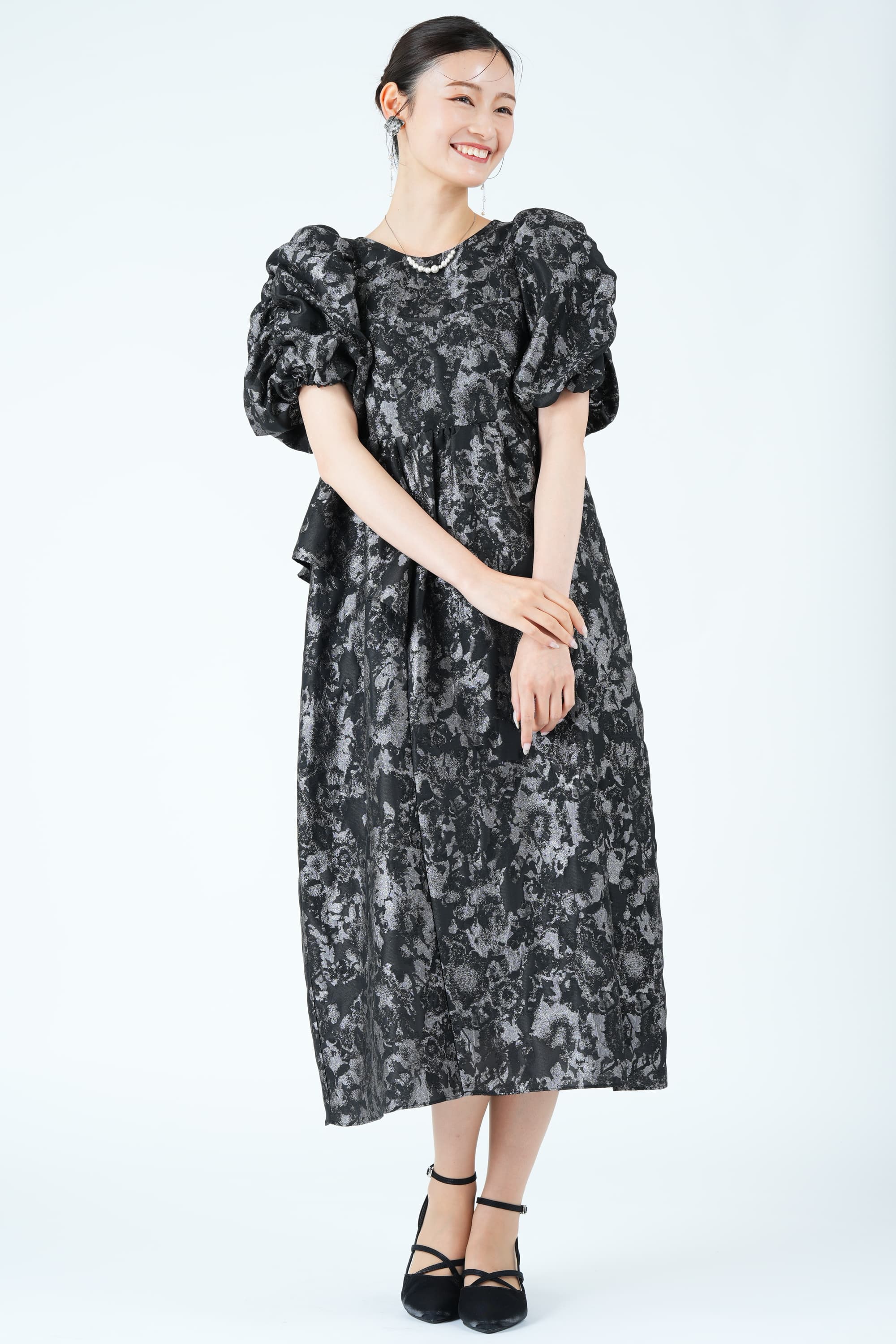 バブルスリーブ光沢ジャガードブラック×グレードレス