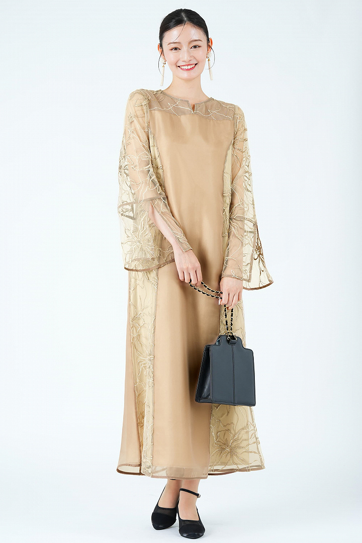 シアー調チャンキーヒールブラックパンプス