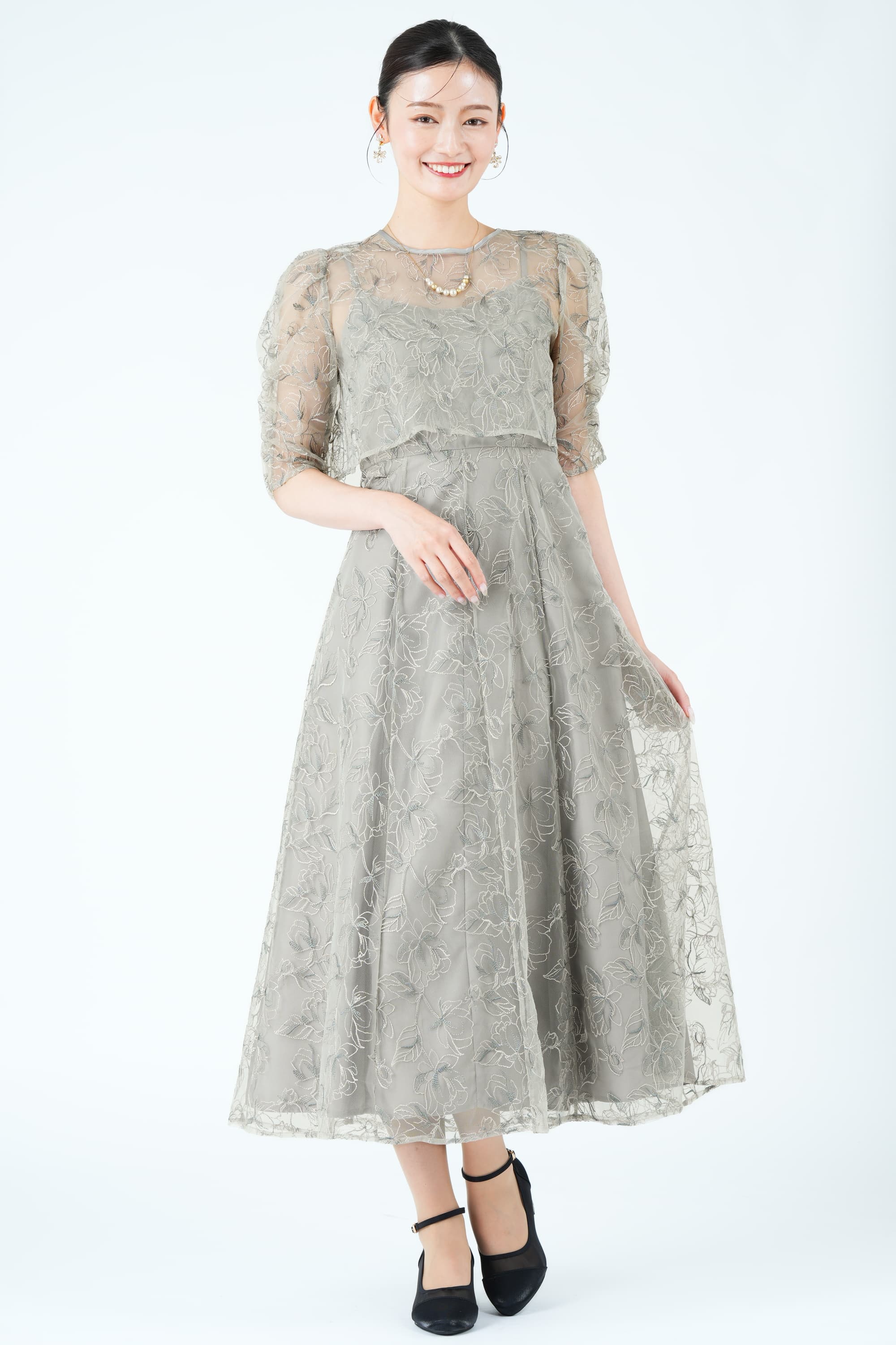 レイヤードフローラル刺繍くすみグリーンドレス