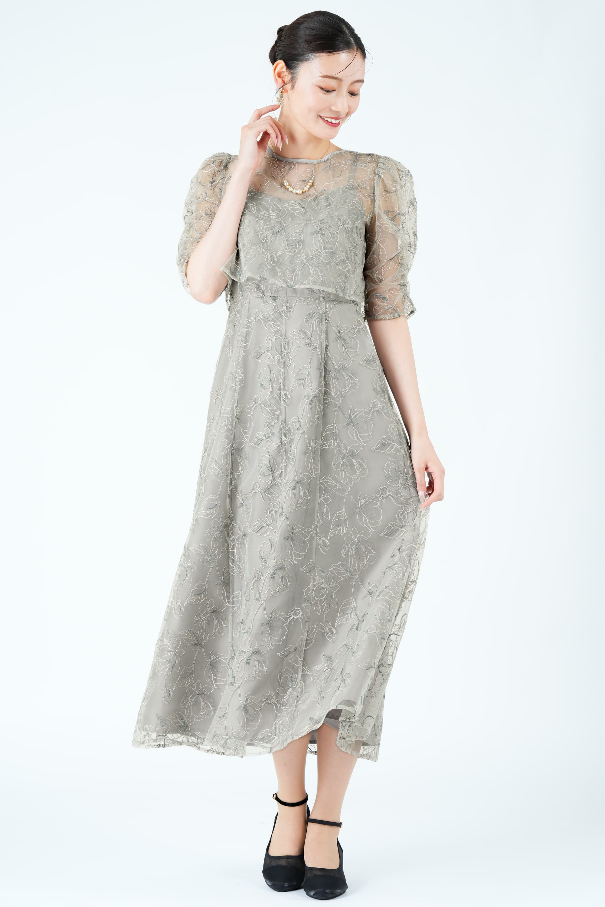 レイヤードフローラル刺繍くすみグリーンドレス