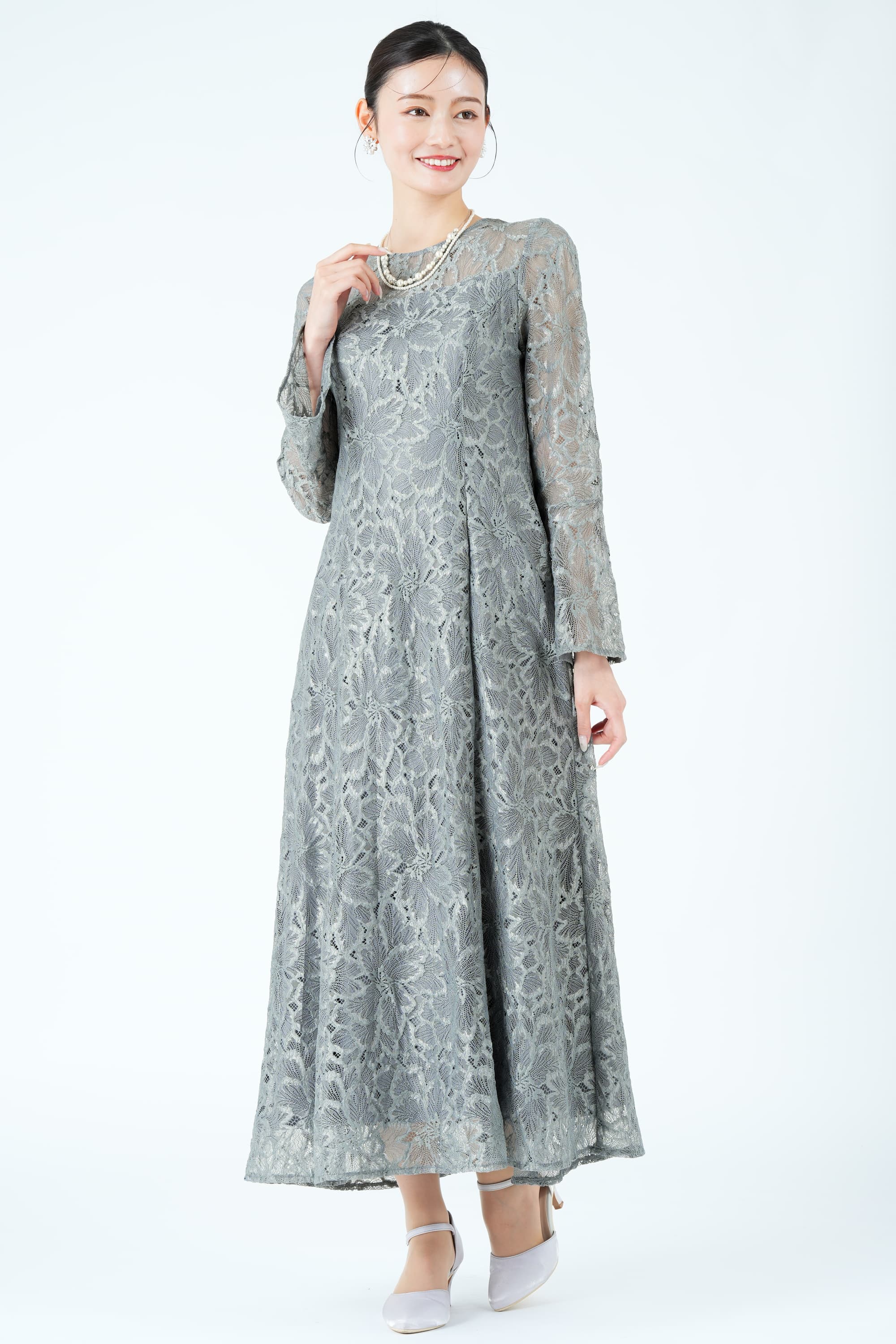 陰影フラワーレースくすみブルードレス