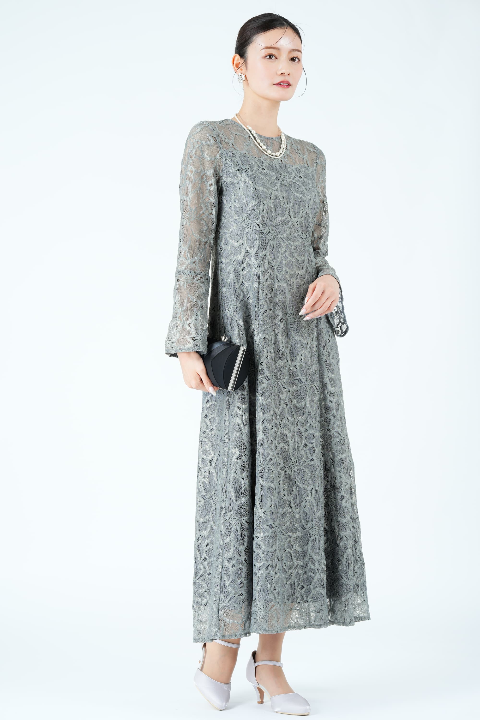 陰影フラワーレースくすみブルードレス