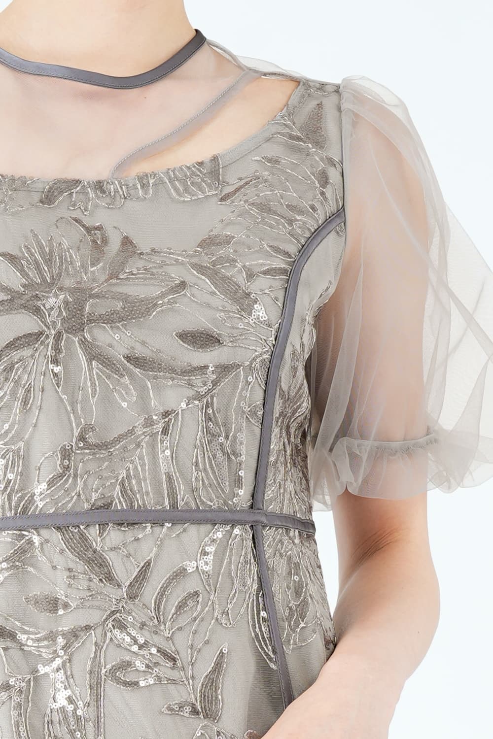 アシンメトリーカット花刺繍グレードレス