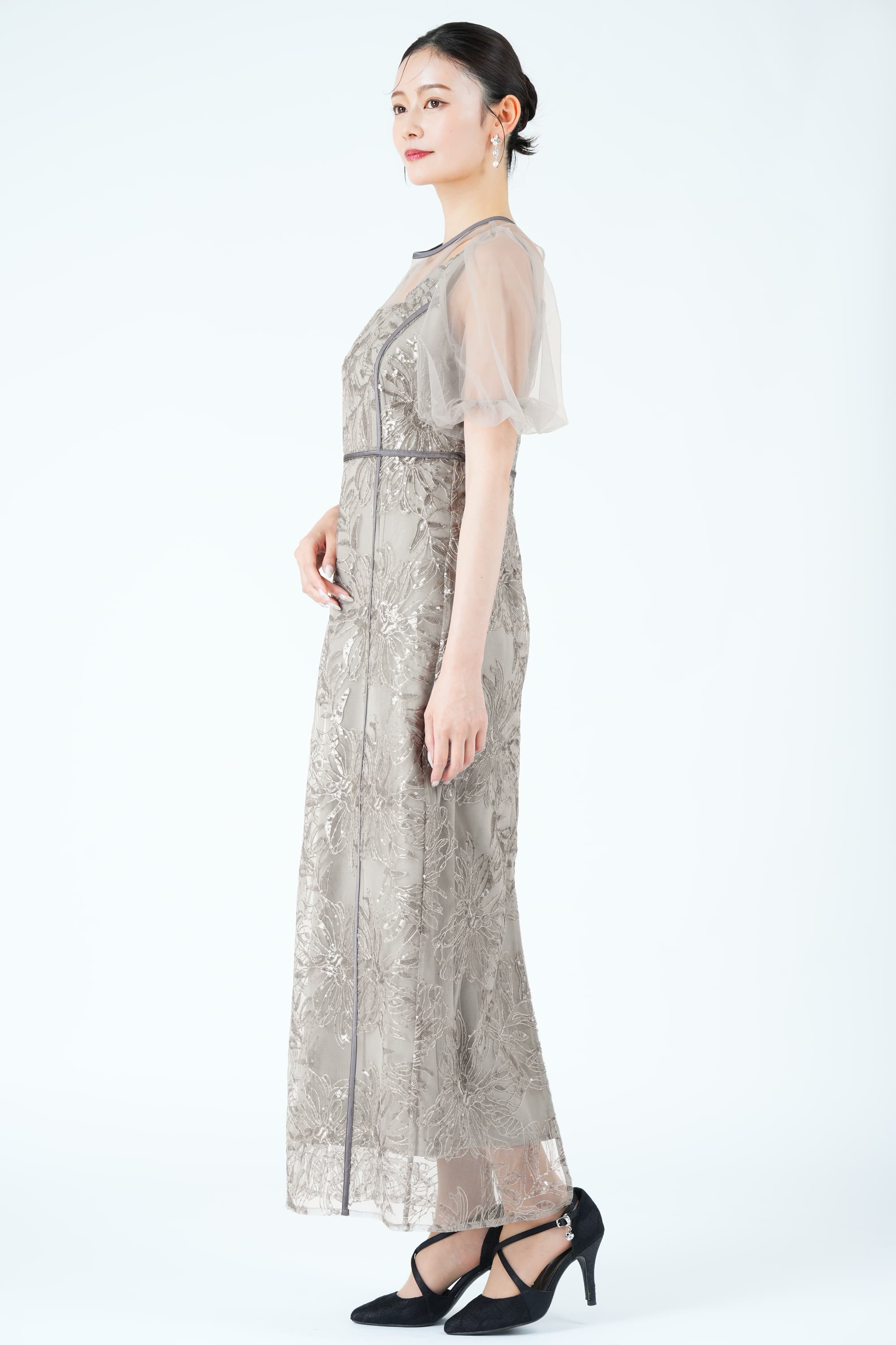 アシンメトリーカット花刺繍グレードレス