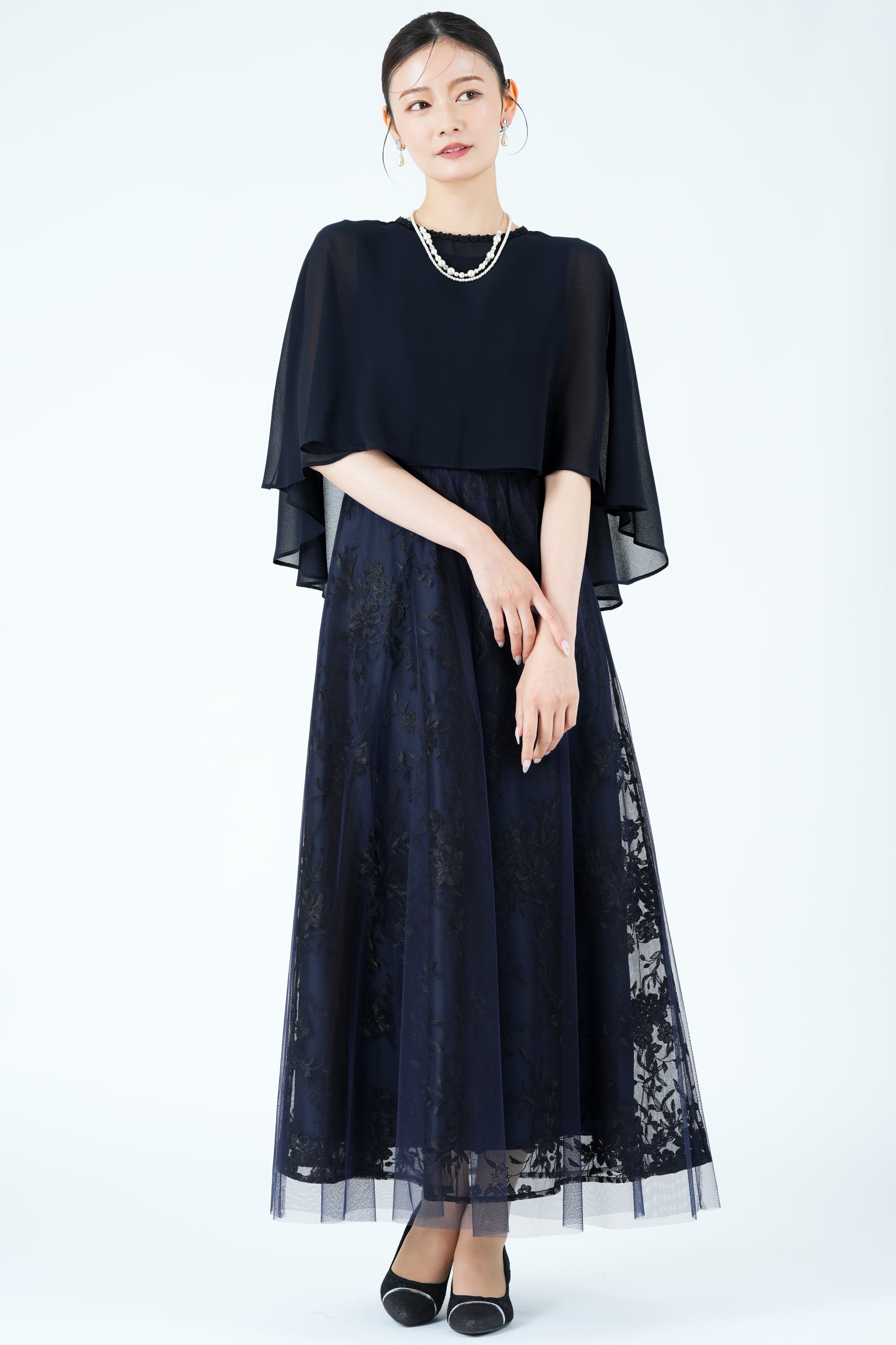 エレガント刺繍ケープネイビードレス