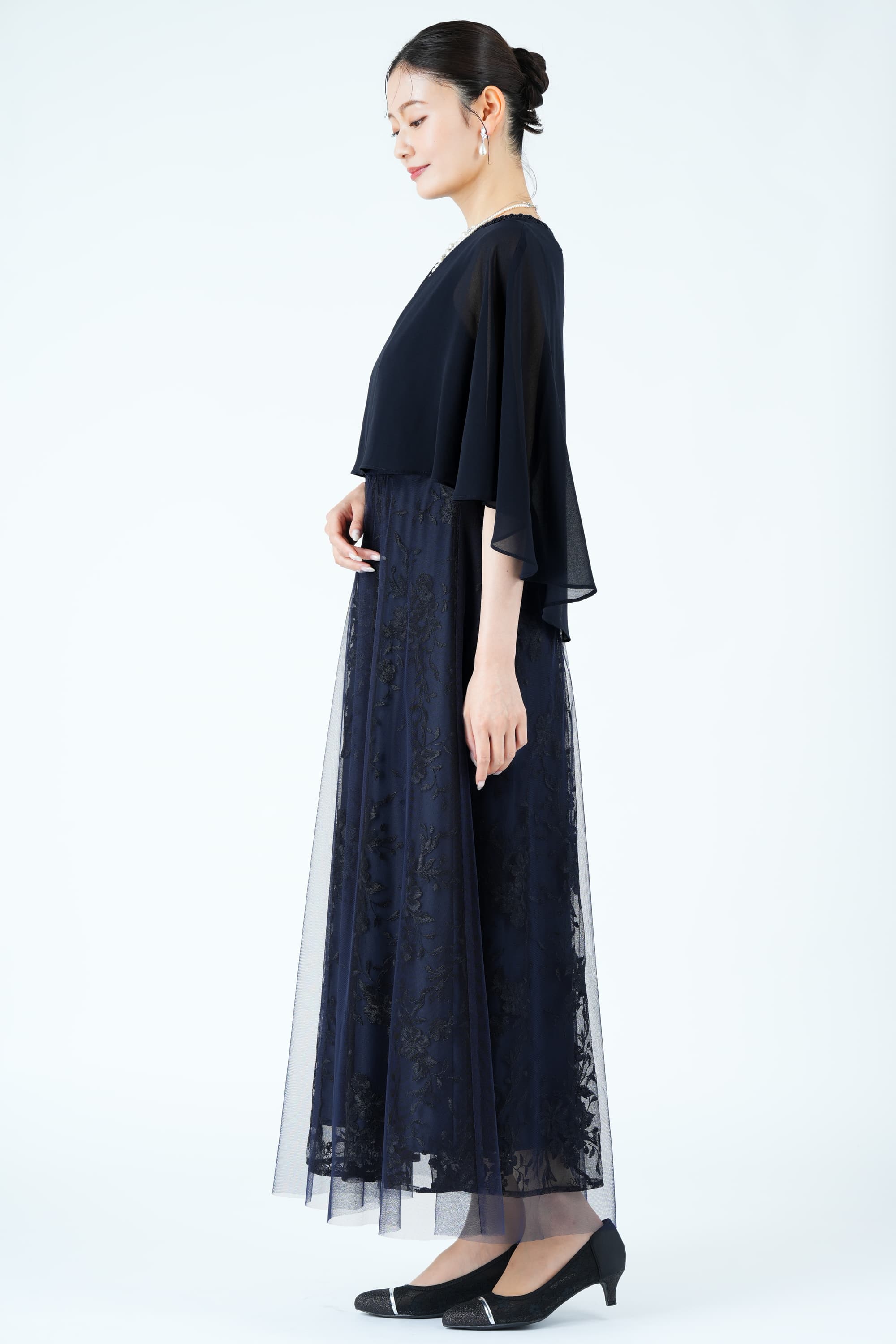 エレガント刺繍ケープネイビードレス