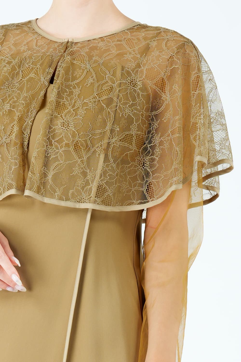 ケープ風ボレロレイヤードベージュドレス