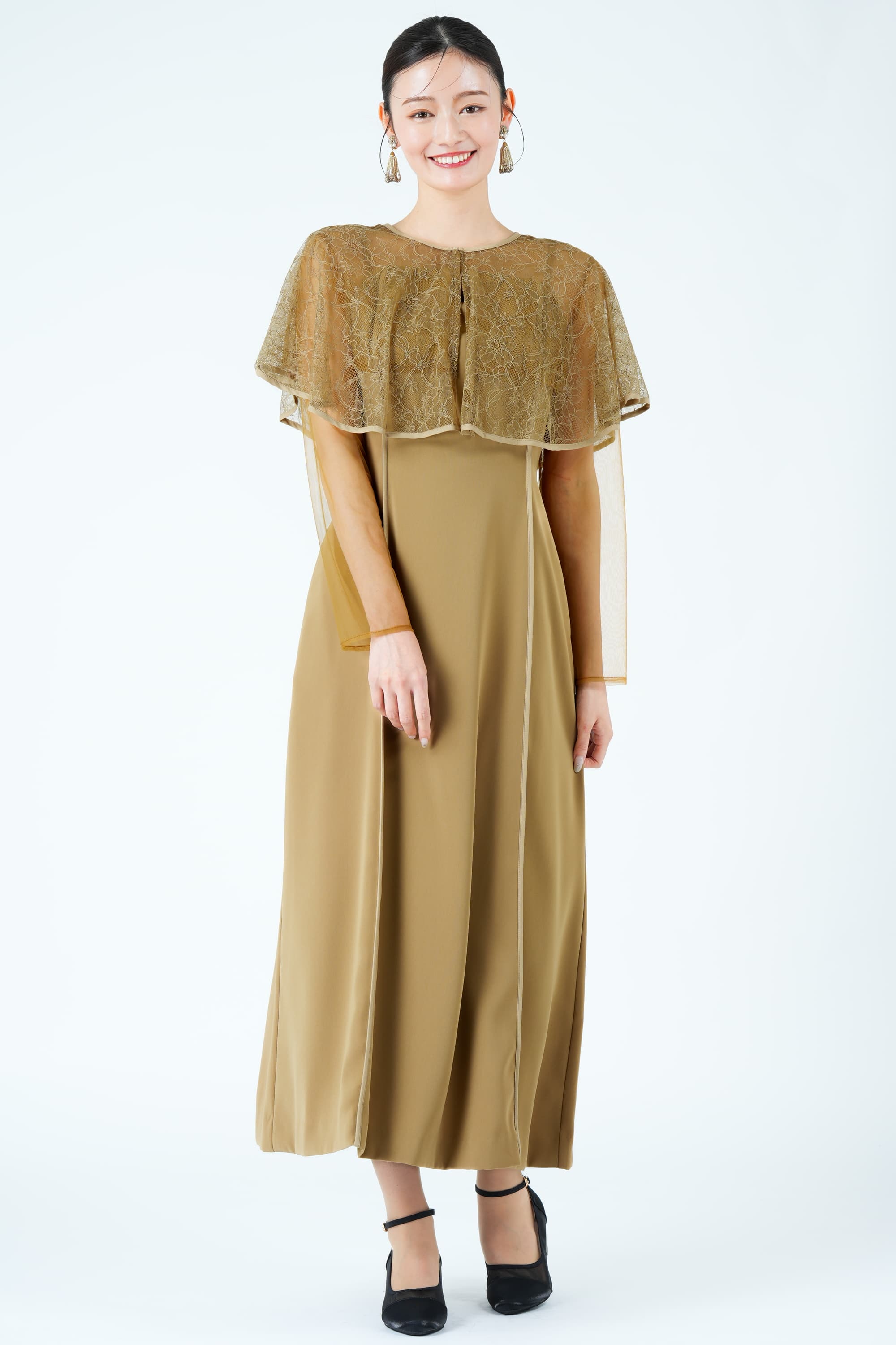 ケープ風ボレロレイヤードベージュドレス