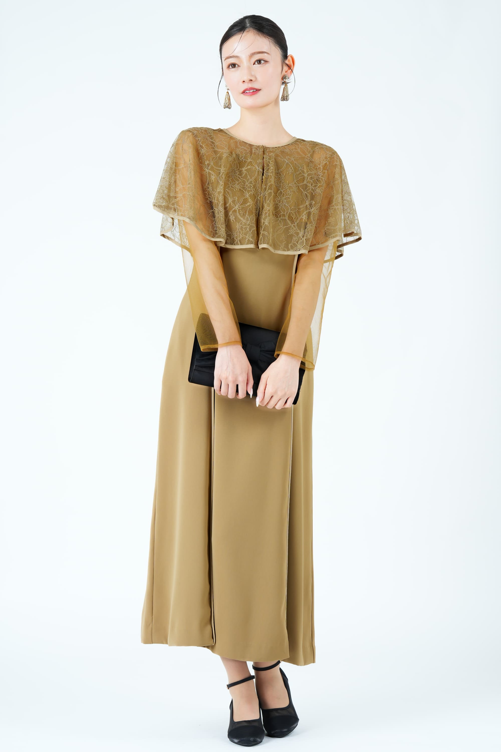 ケープ風ボレロレイヤードベージュドレス