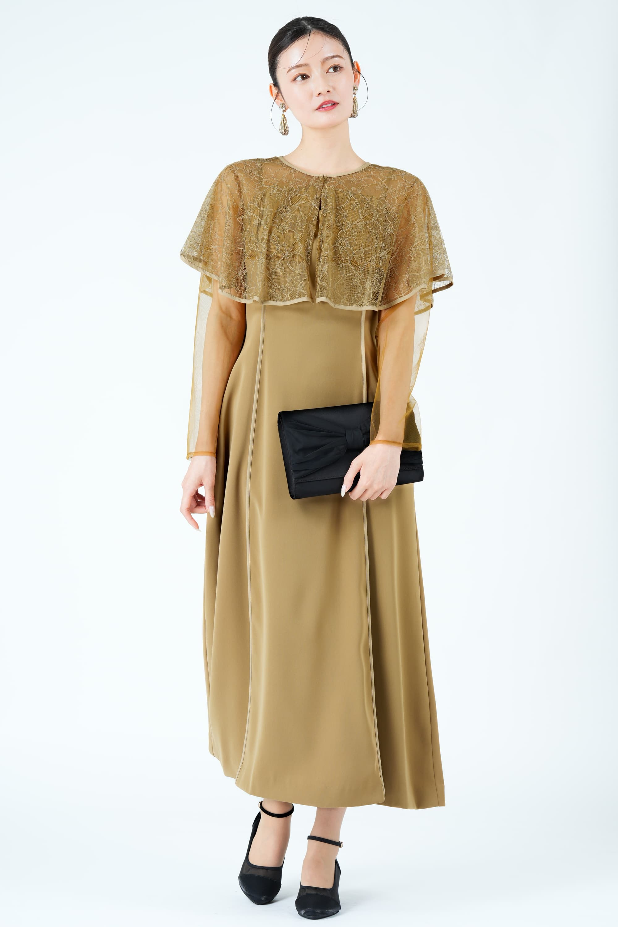 ケープ風ボレロレイヤードベージュドレス