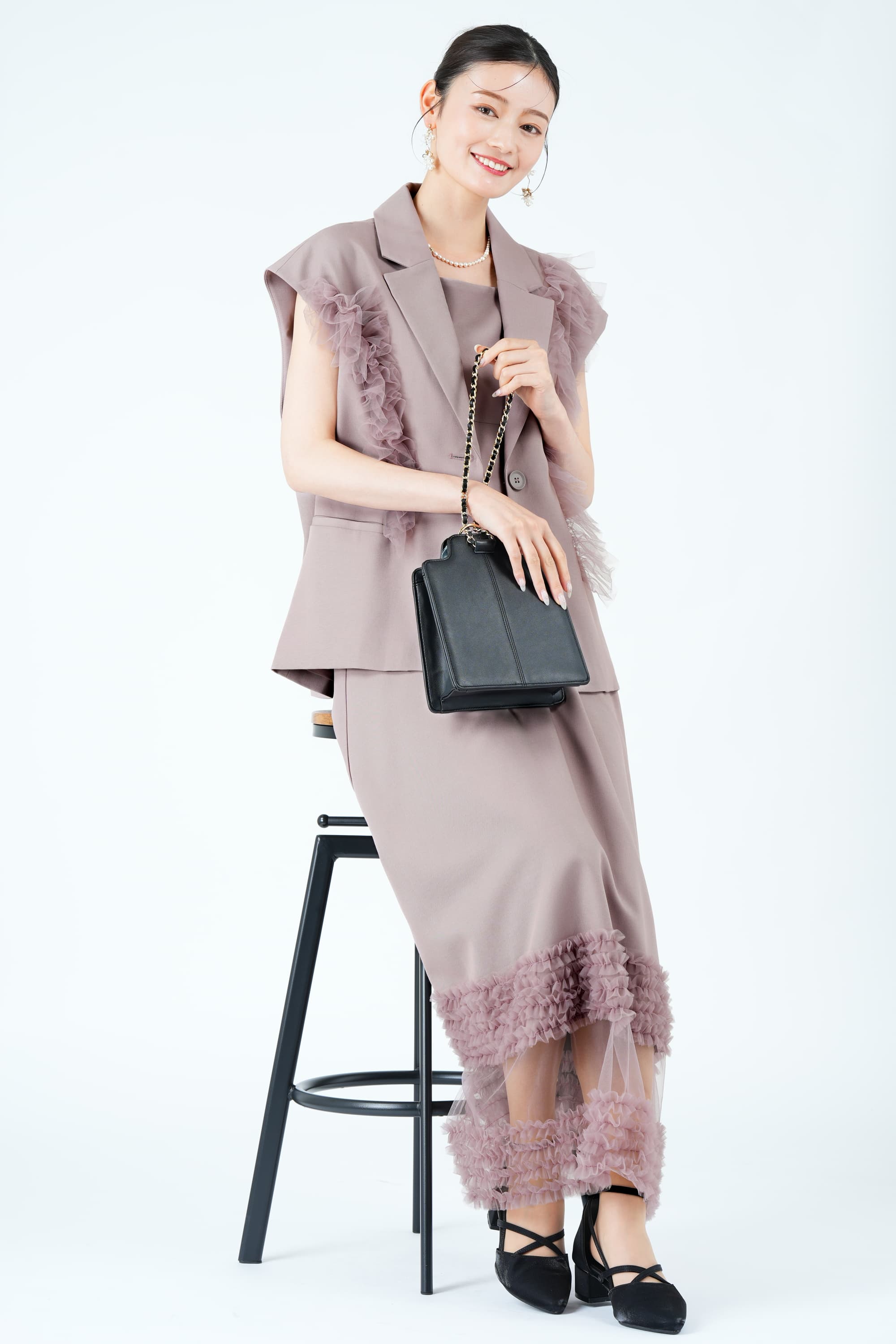 チュールフリルジレ付きくすみピンクドレス