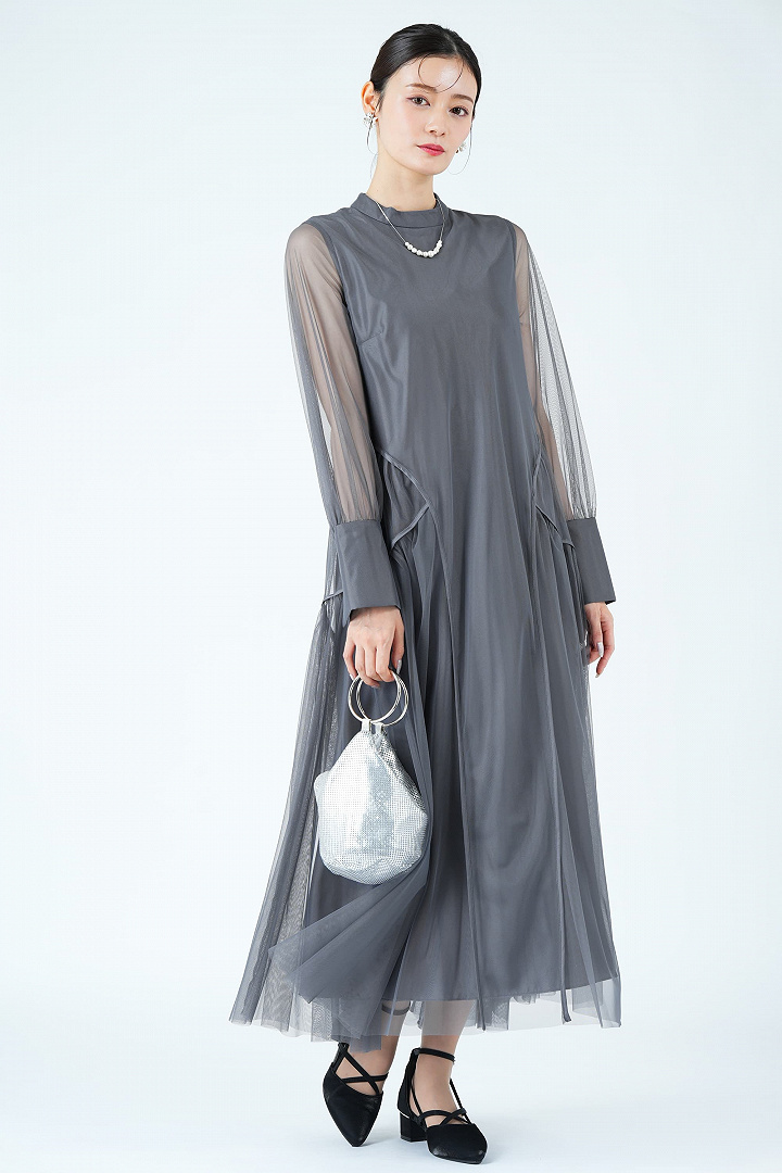 サテン調チャンキーヒールブラックパンプス