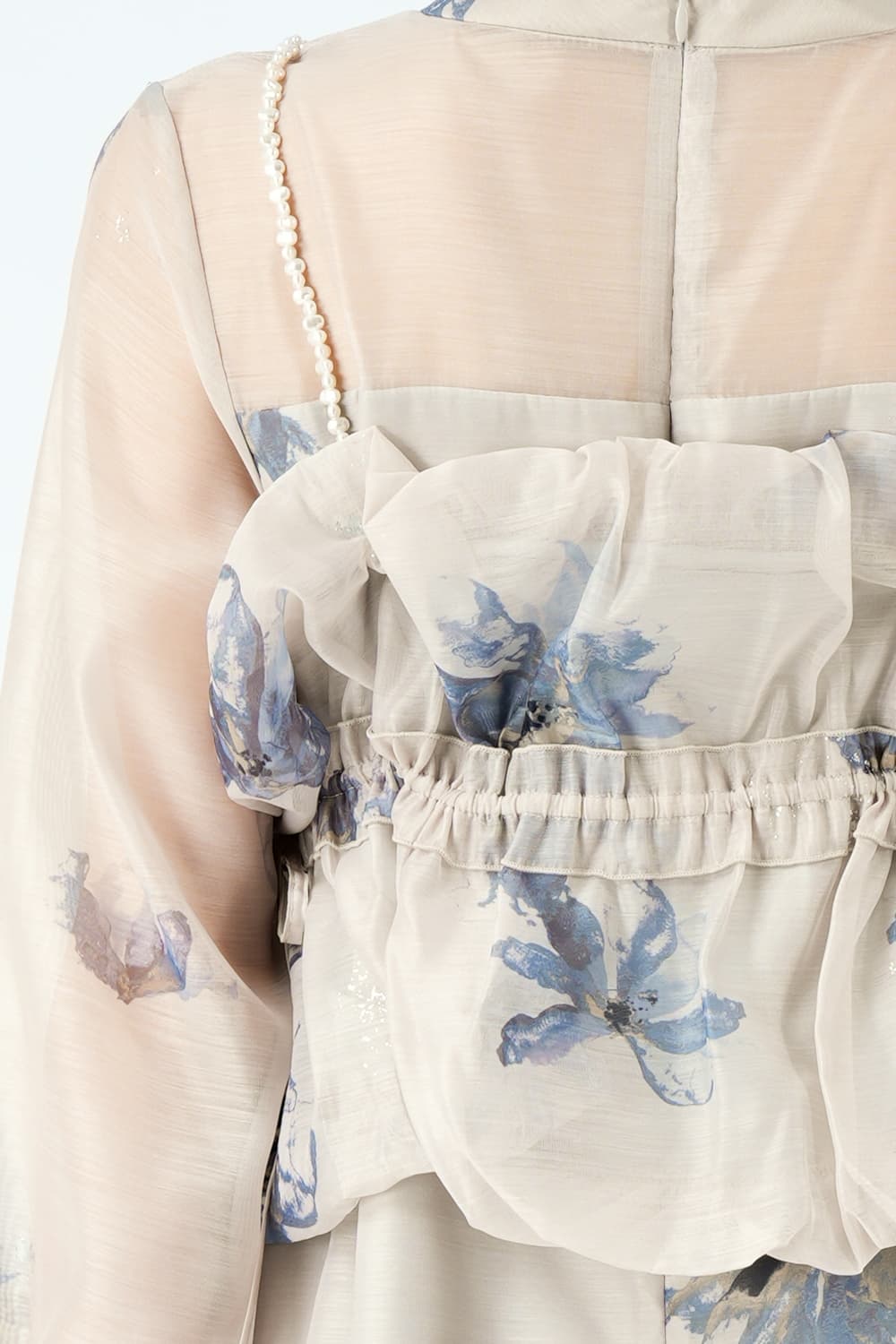 パールショルダー×フラワーグレージュドレス