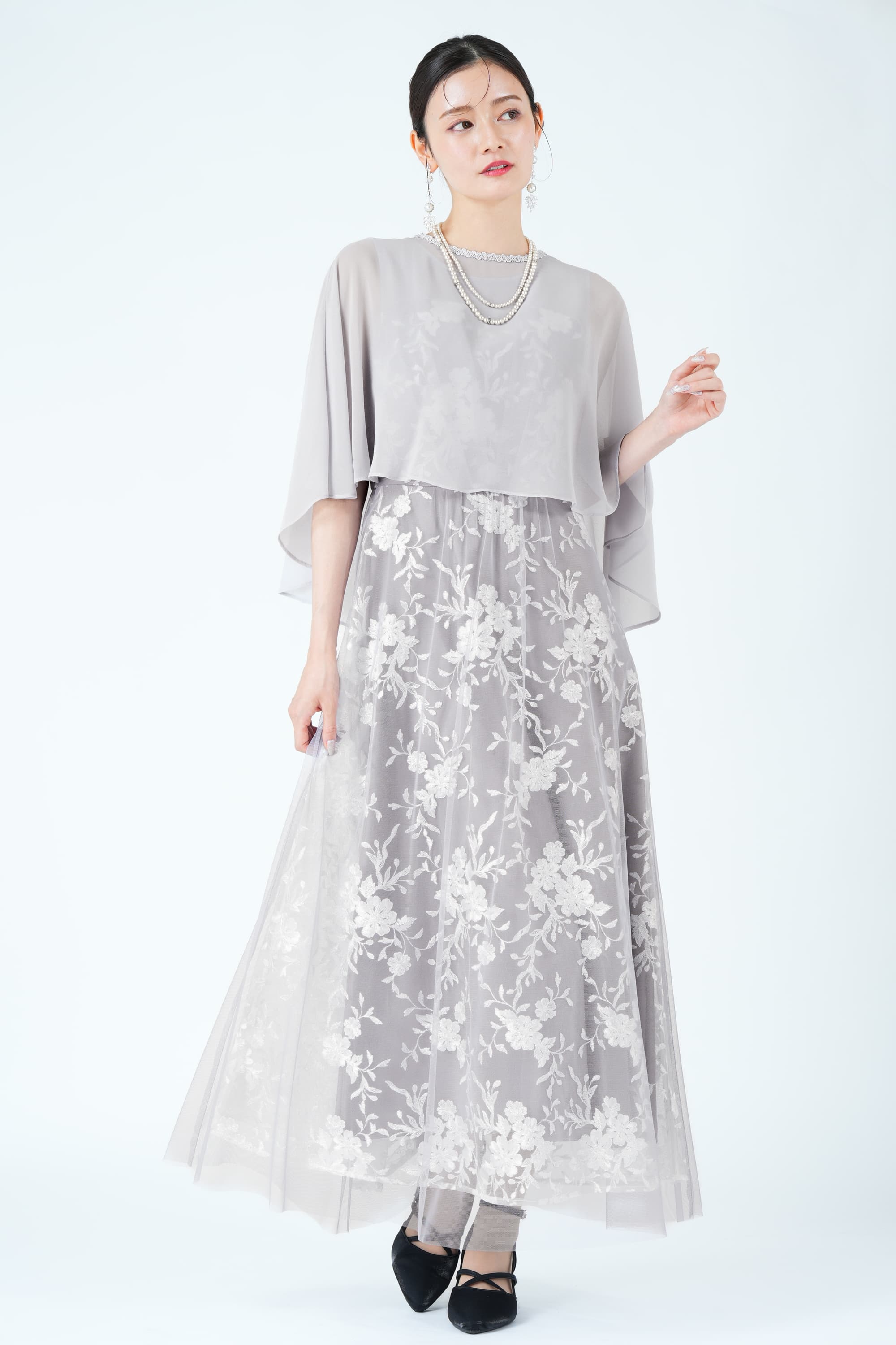 エレガント刺繍ケープライトグレードレス