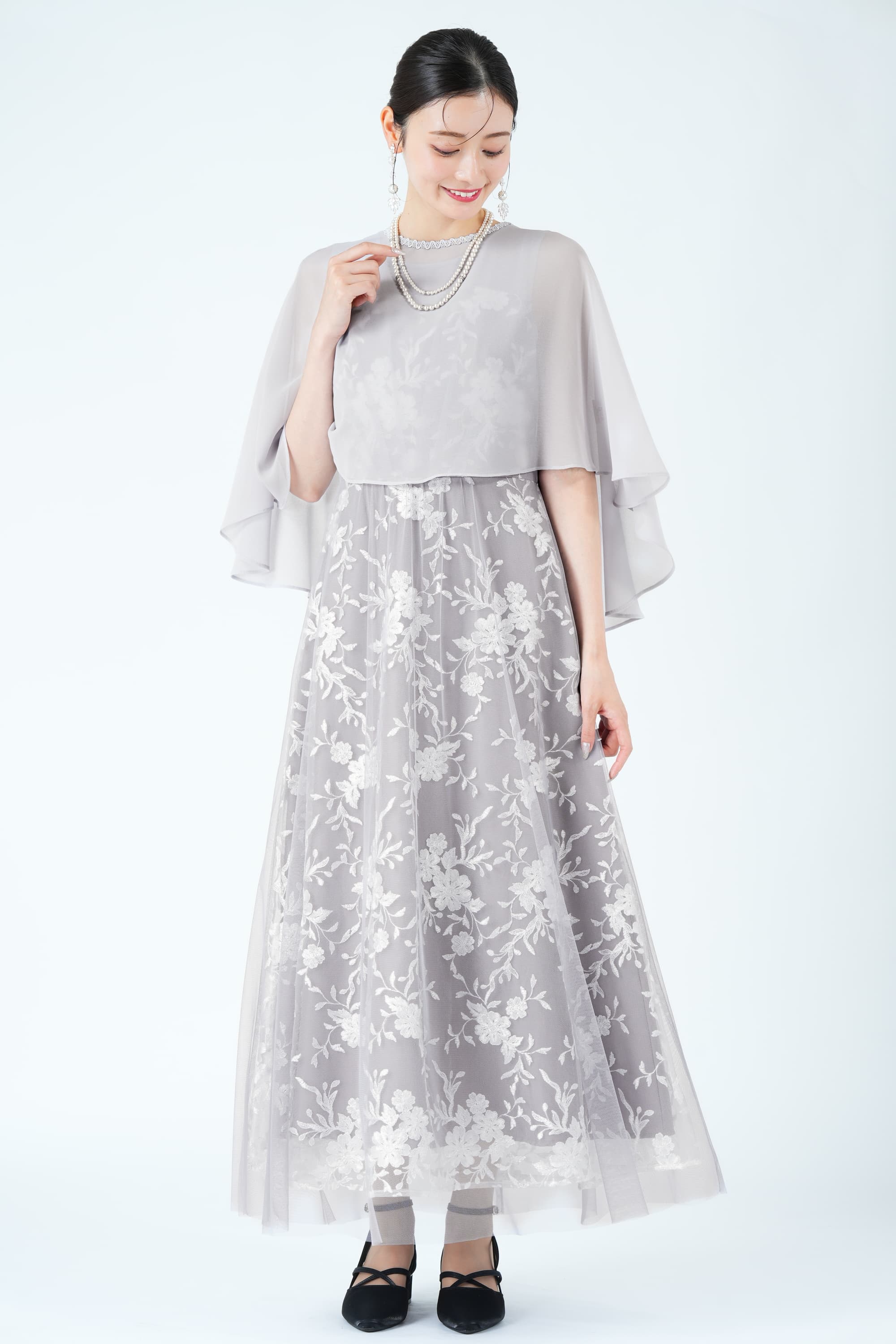 エレガント刺繍ケープライトグレードレス