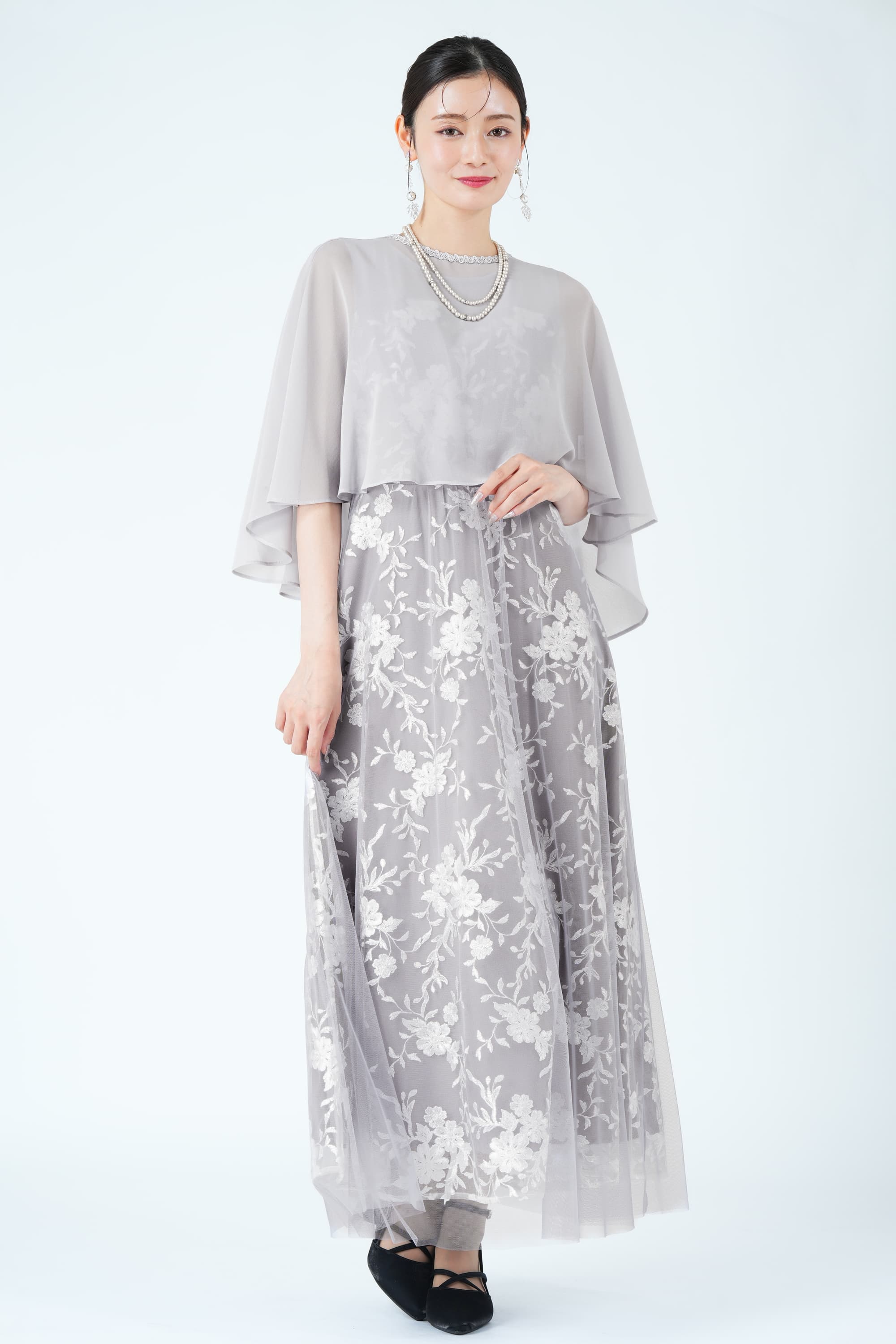 エレガント刺繍ケープライトグレードレス
