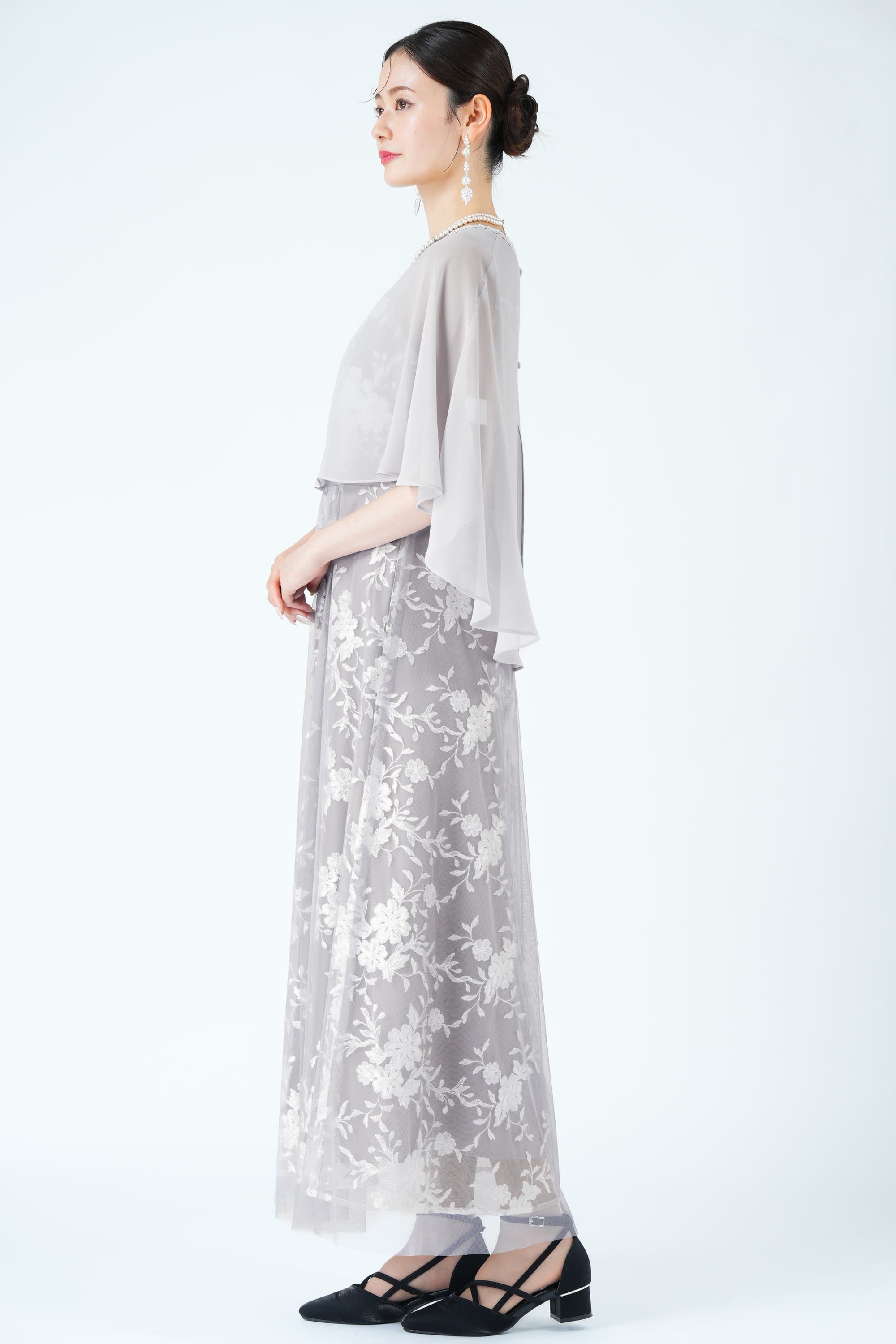 エレガント刺繍ケープライトグレードレス