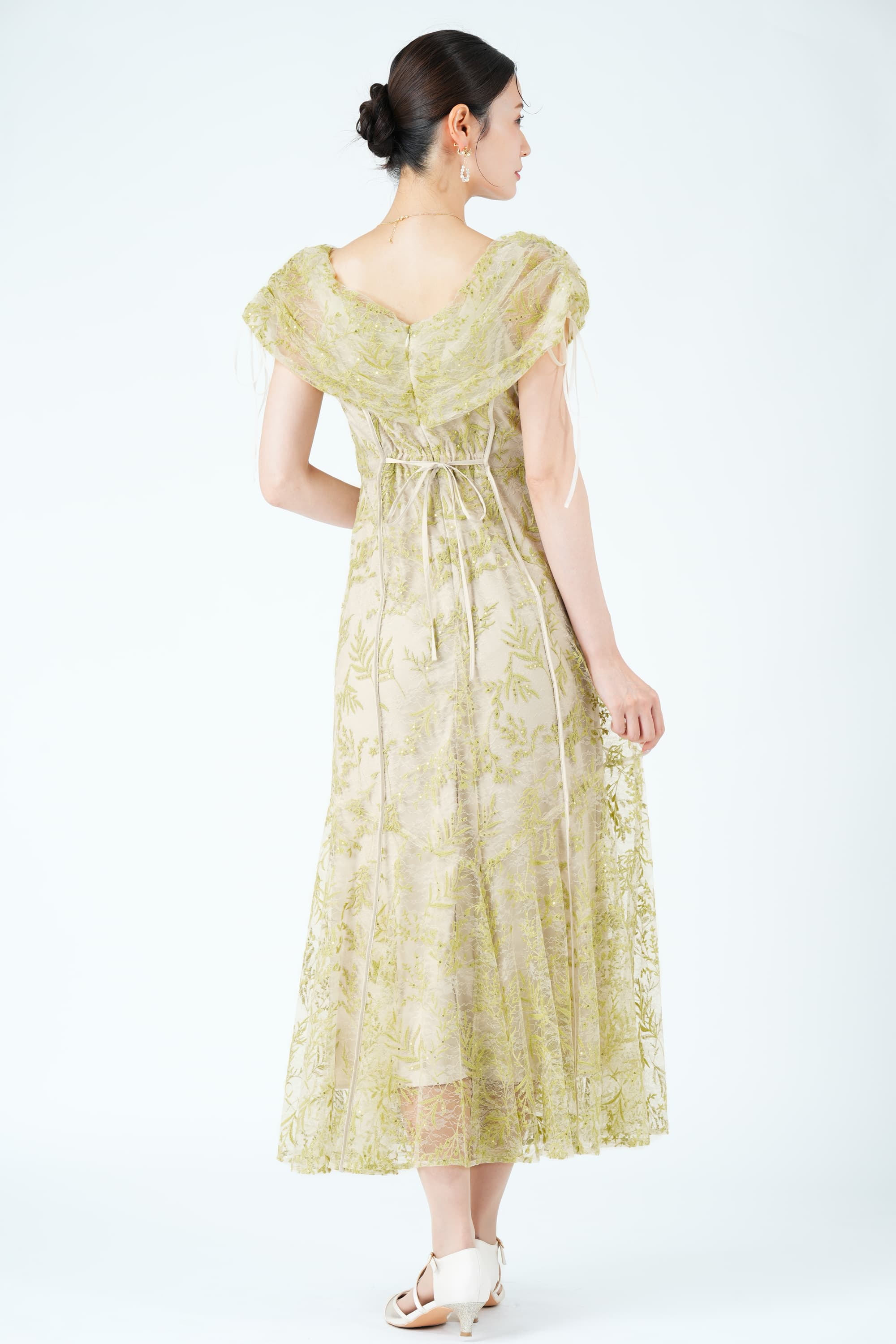 シークイン花モチーフライムグリーンドレス