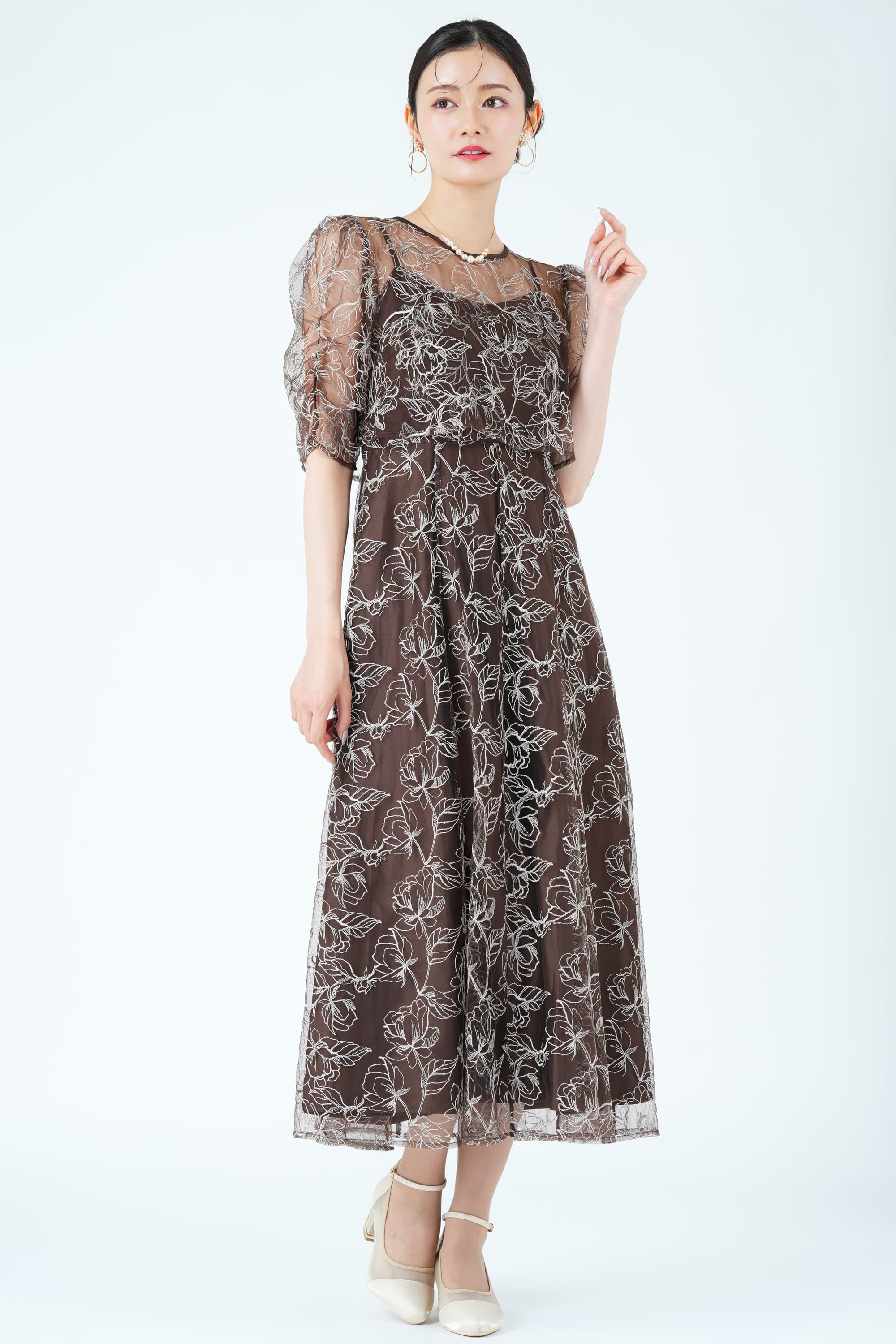 Hermoso luxe レイヤードフローラル刺繍ブラウンドレス (S) を