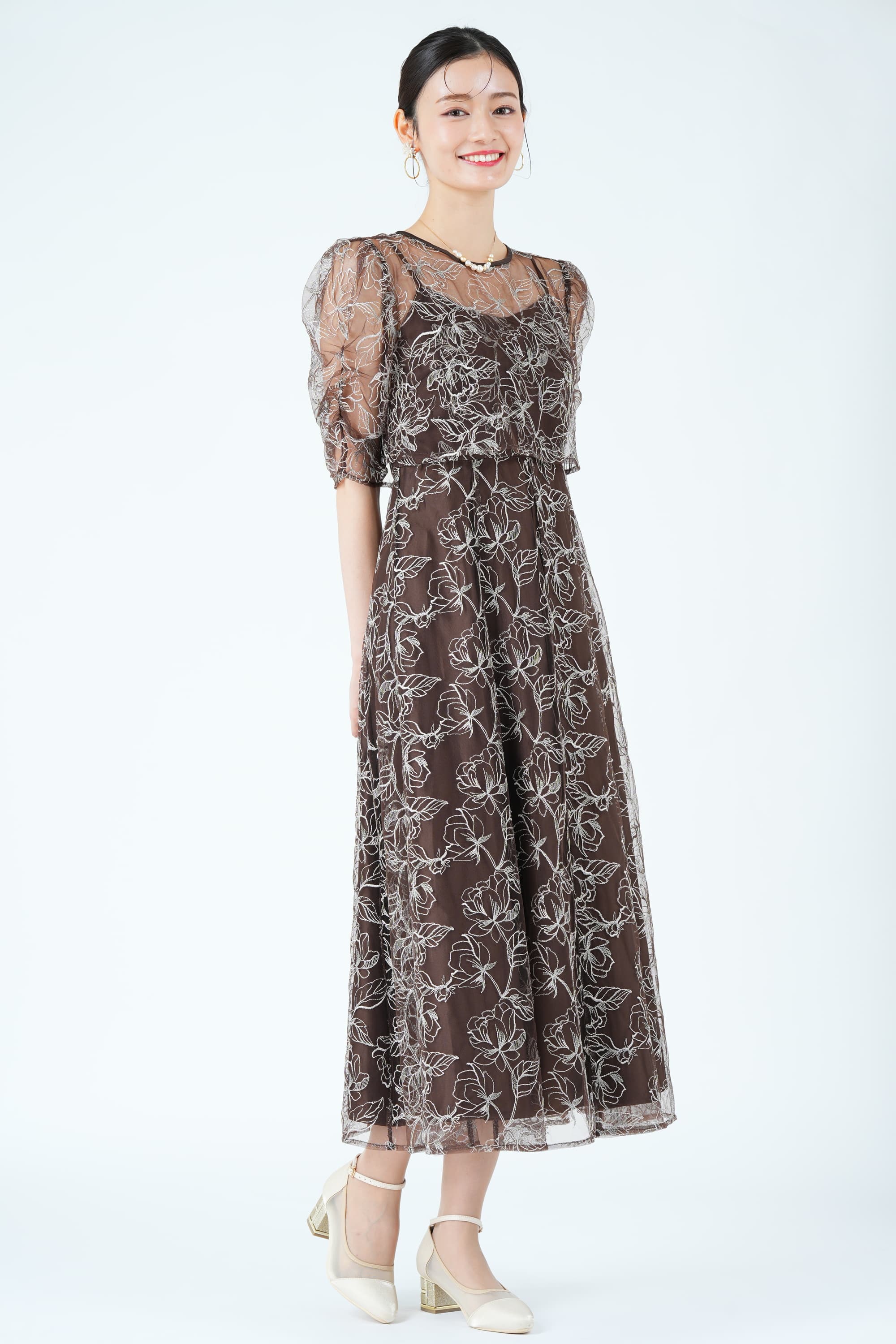 レイヤードフローラル刺繍ブラウンドレス
