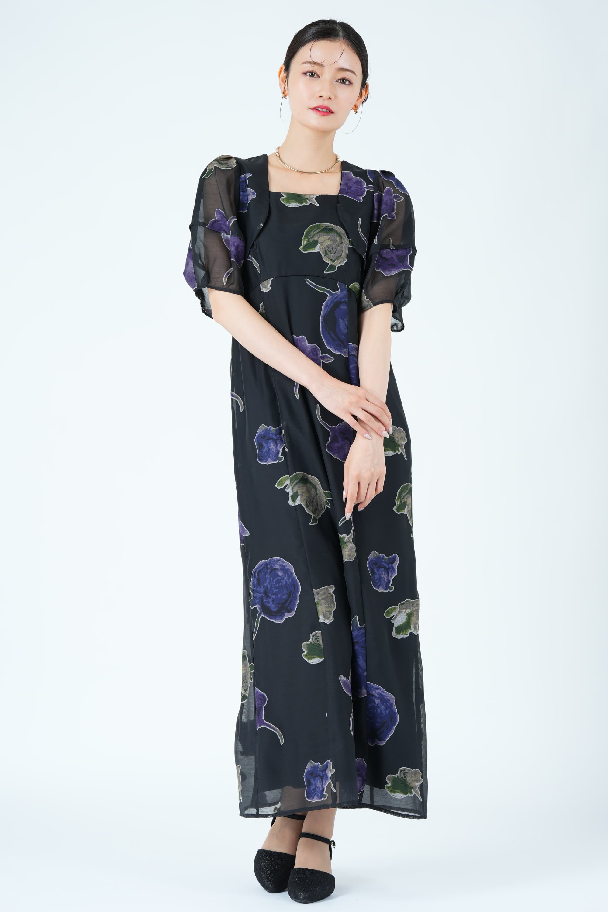 オパール薔薇モチーフブラックドレス