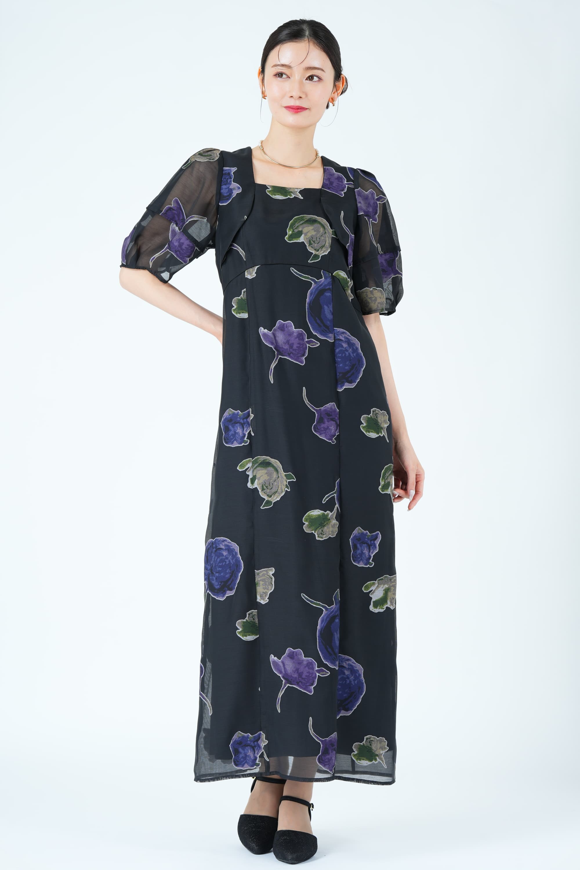 オパール薔薇モチーフブラックドレス