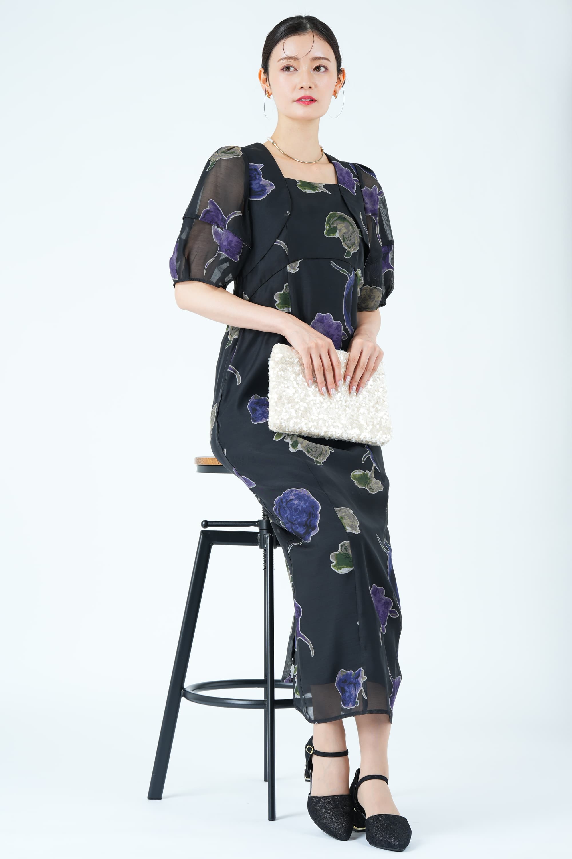 オパール薔薇モチーフブラックドレス