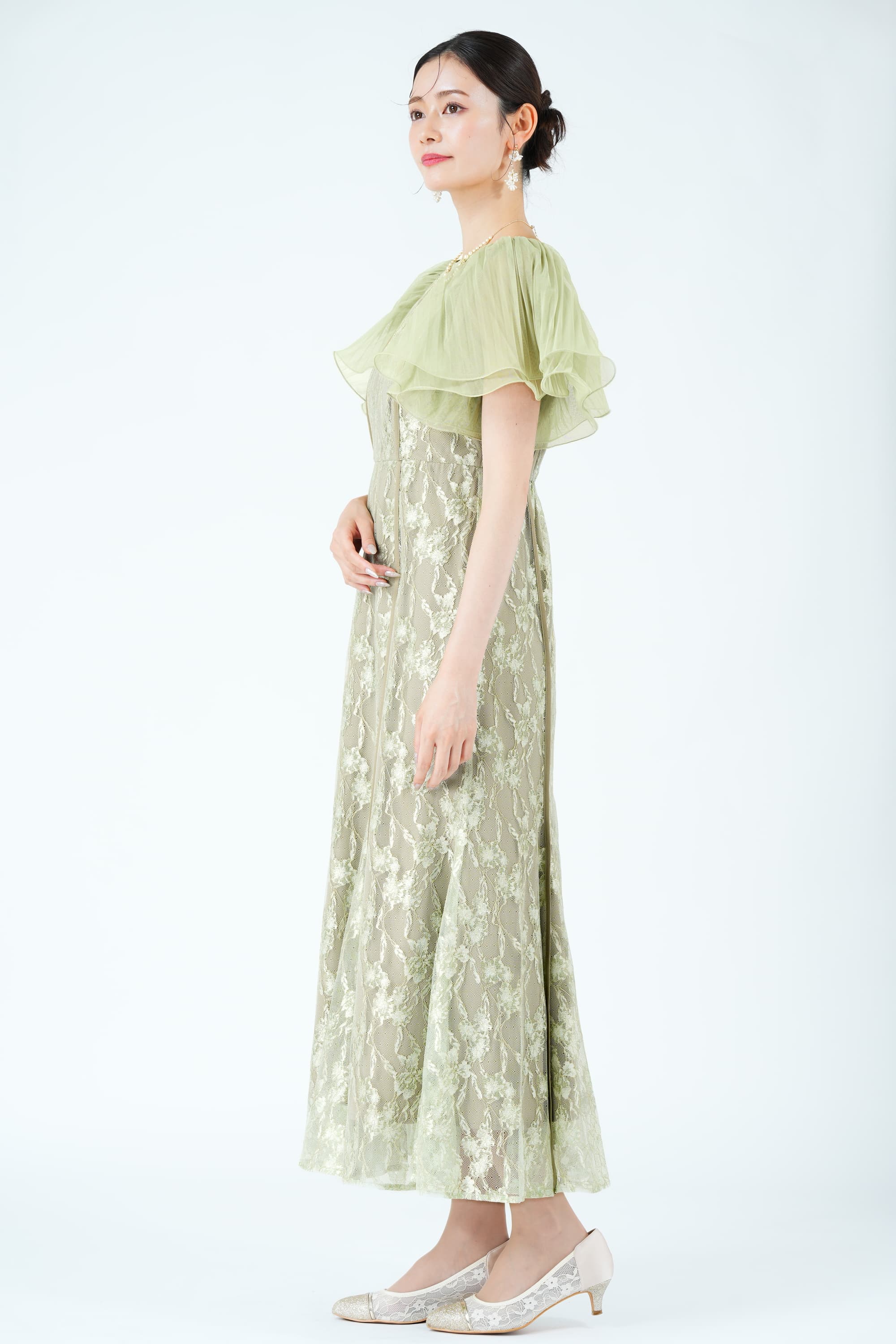 ラッフルスリーブ総レースグリーンドレス