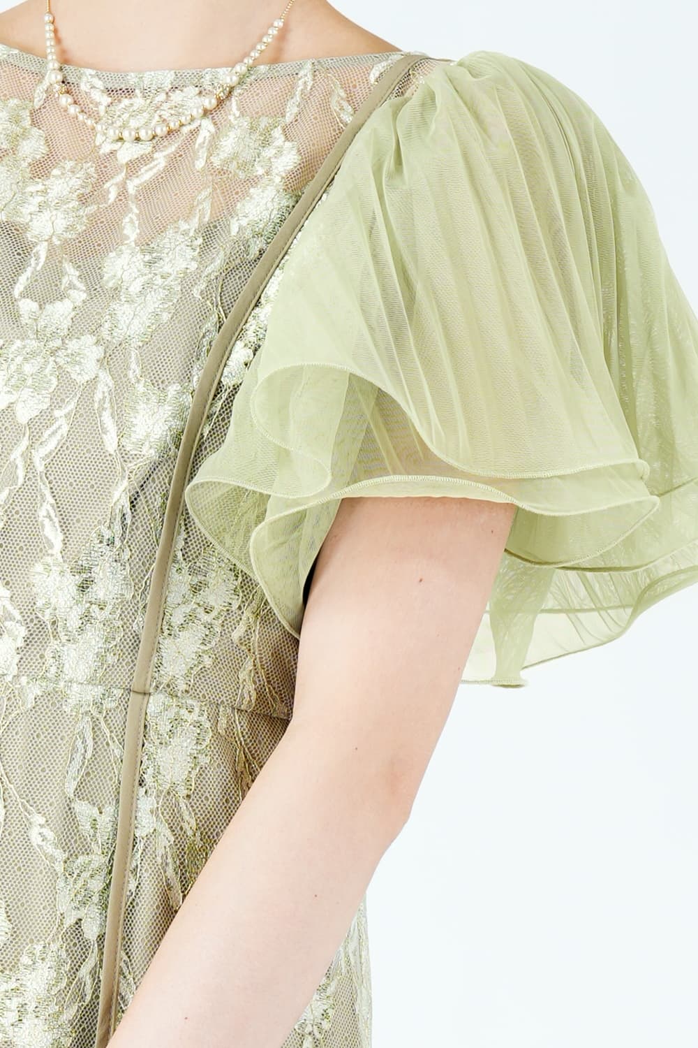 ラッフルスリーブ総レースグリーンドレス