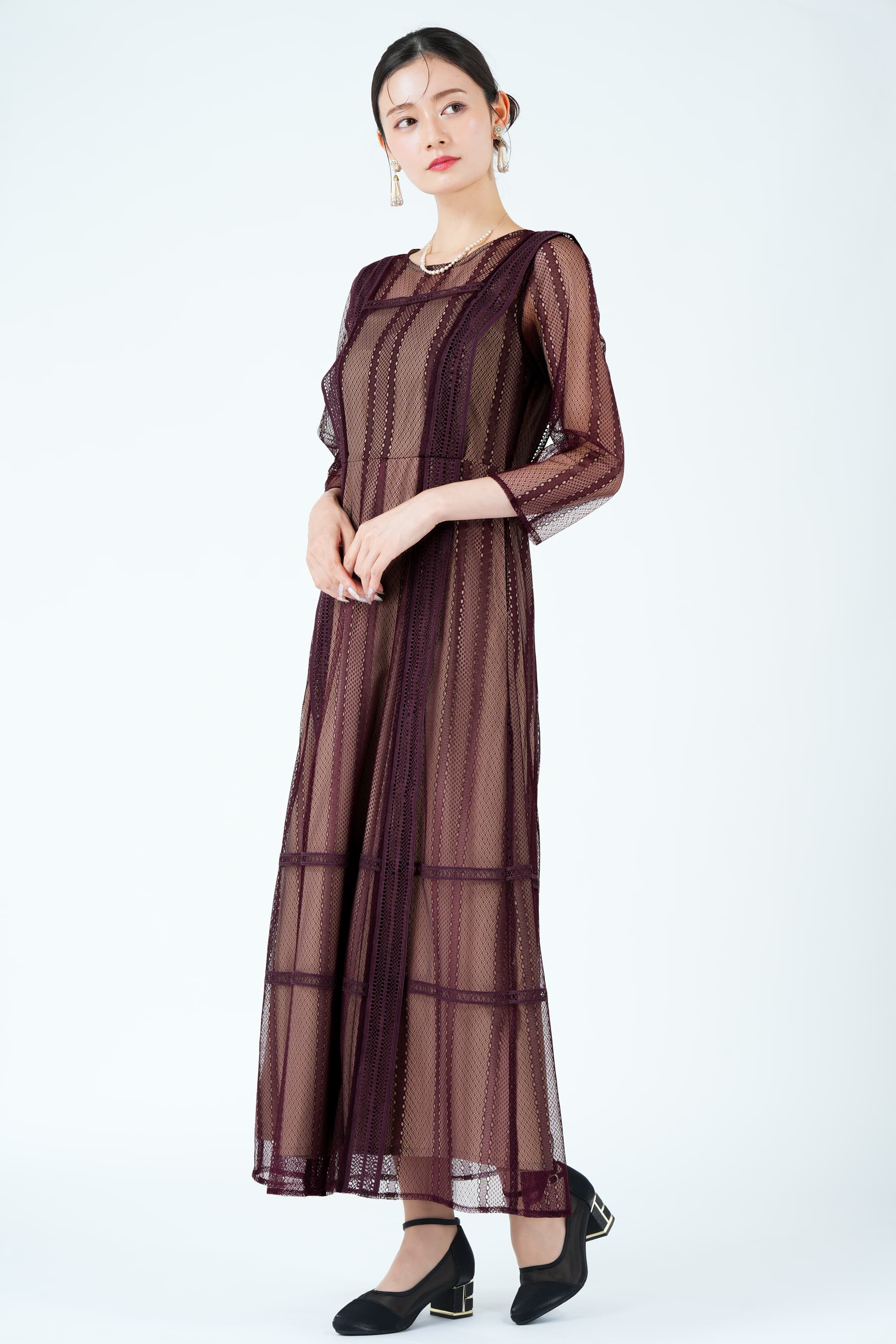 ジオメトリック柄レースボルドードレス