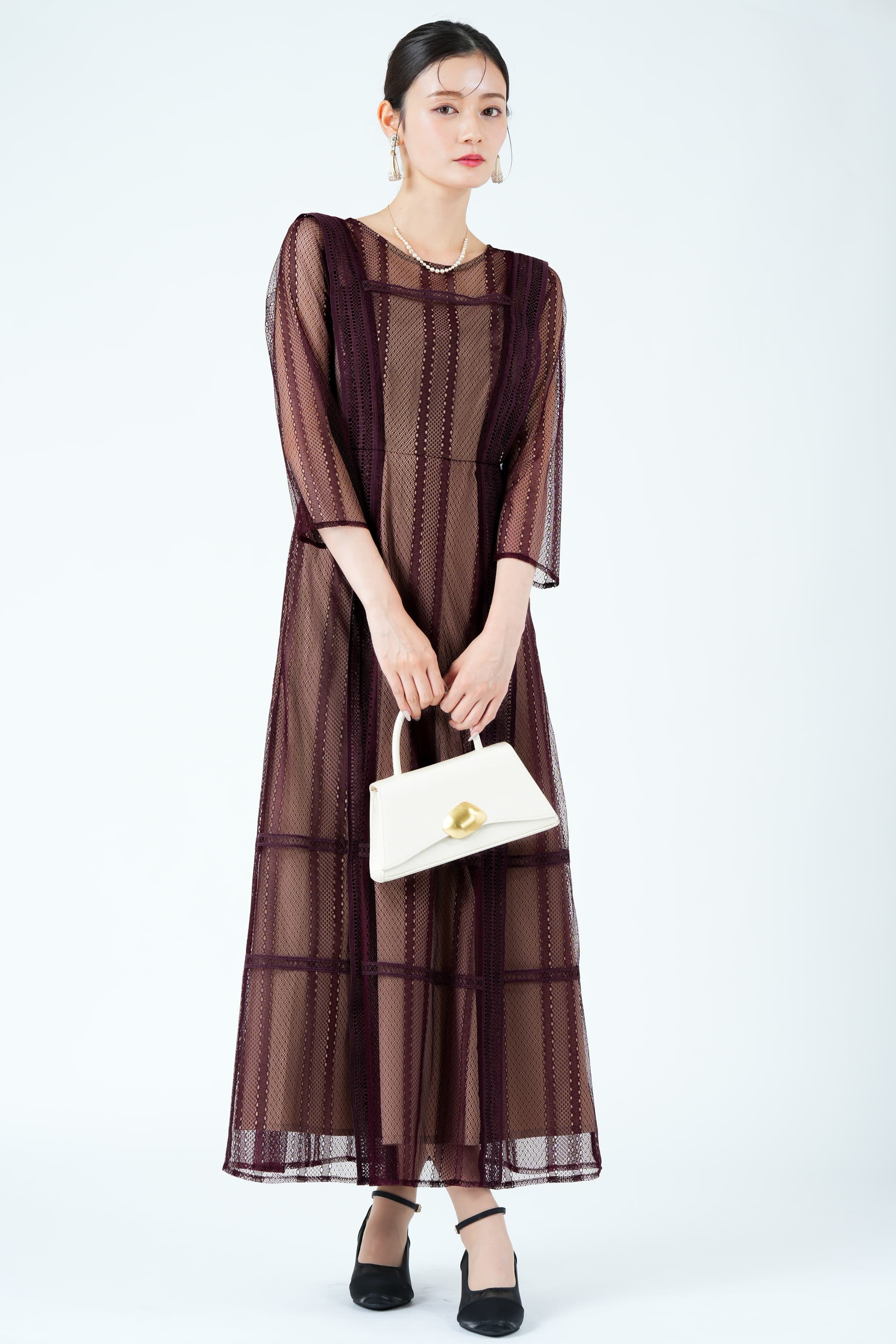 ジオメトリック柄レースボルドードレス